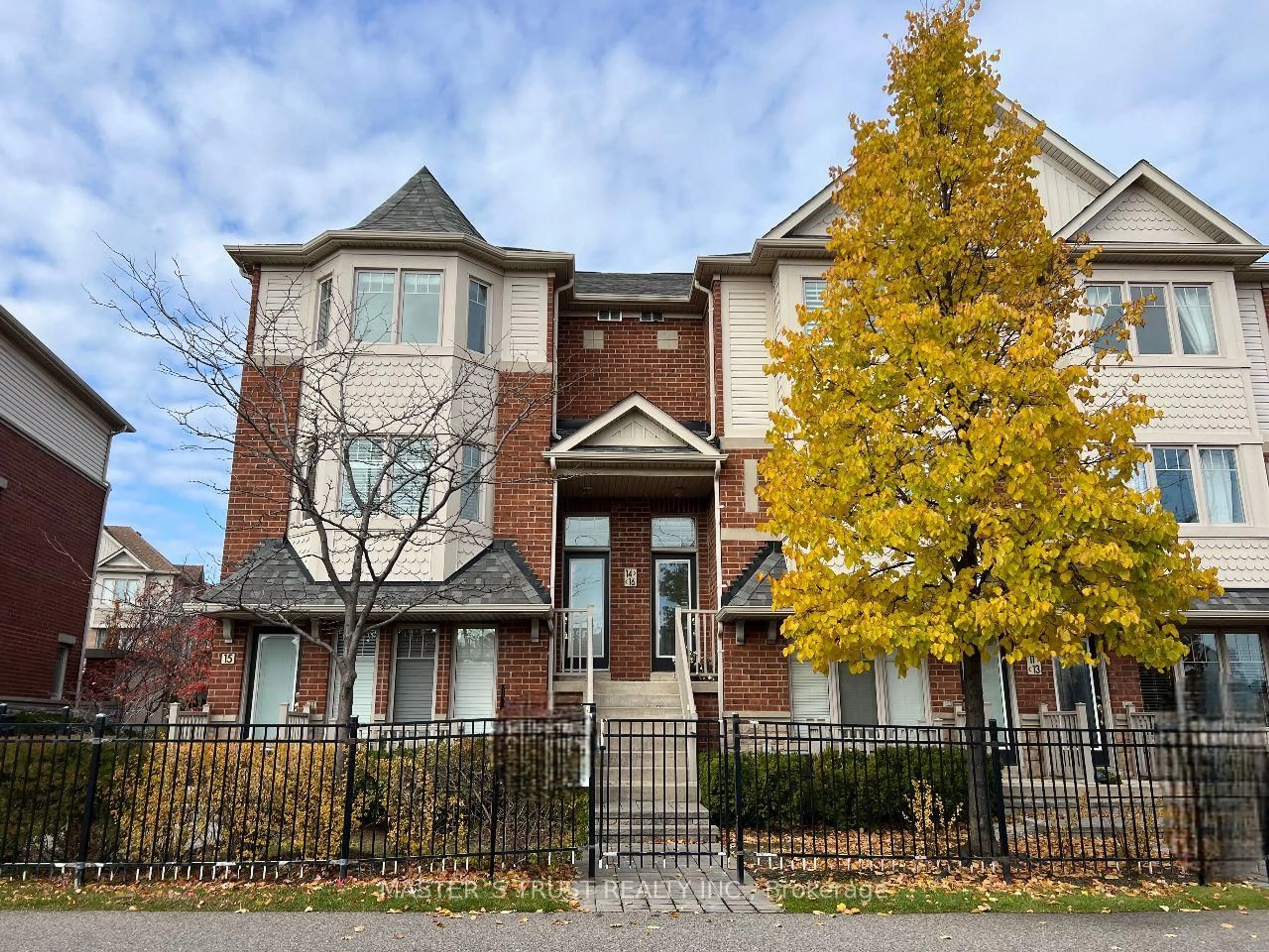 Home with brick exterior material, street for 3335 Thomas St #16, Mississauga Ontario L5M 0N7