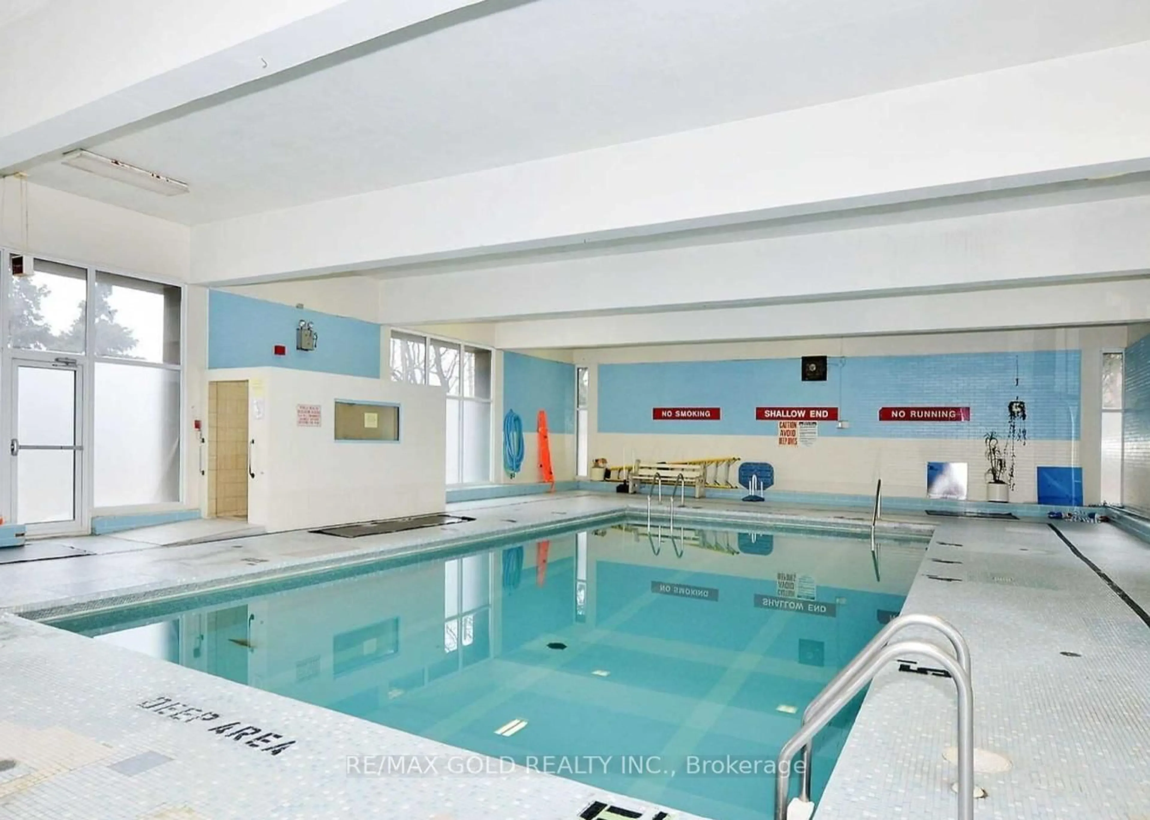 Pool for 390 Dixon Rd #1603, Toronto Ontario M9R 1T4