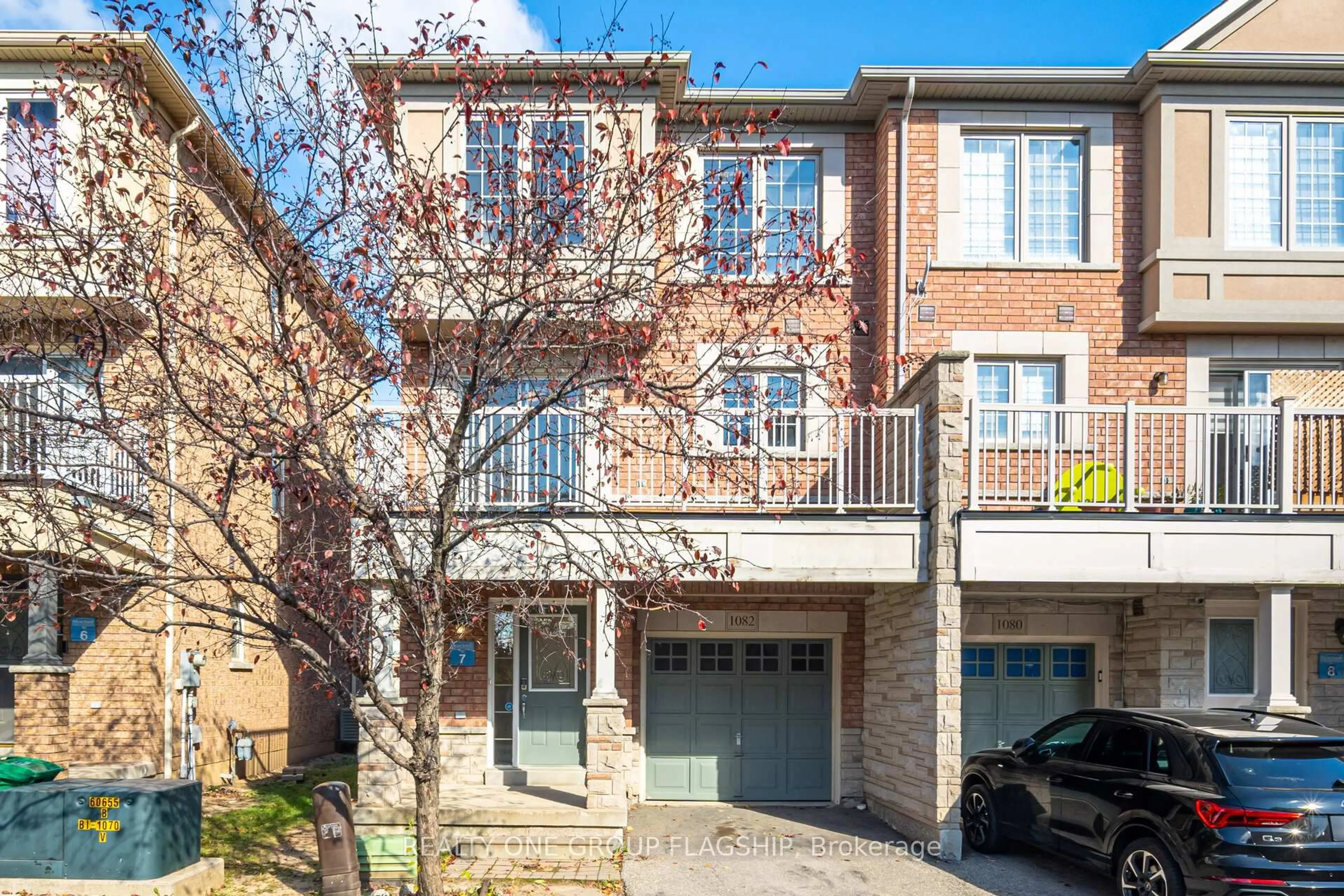 Home with brick exterior material, street for 1082 Felicity Cres, Mississauga Ontario L5V 0B2