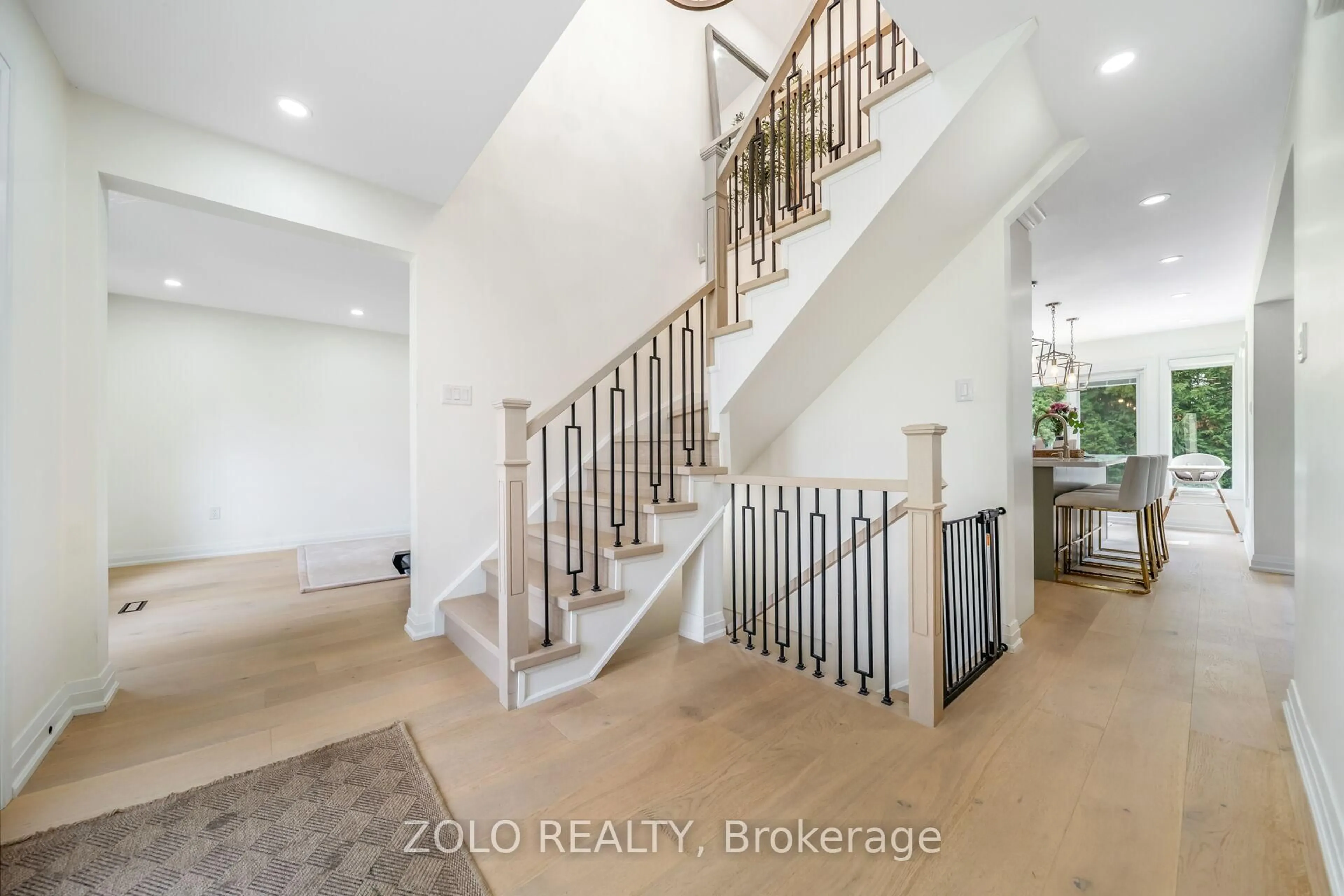 Indoor entryway for 13 Ivan Ave, Caledon Ontario L7C 1G1