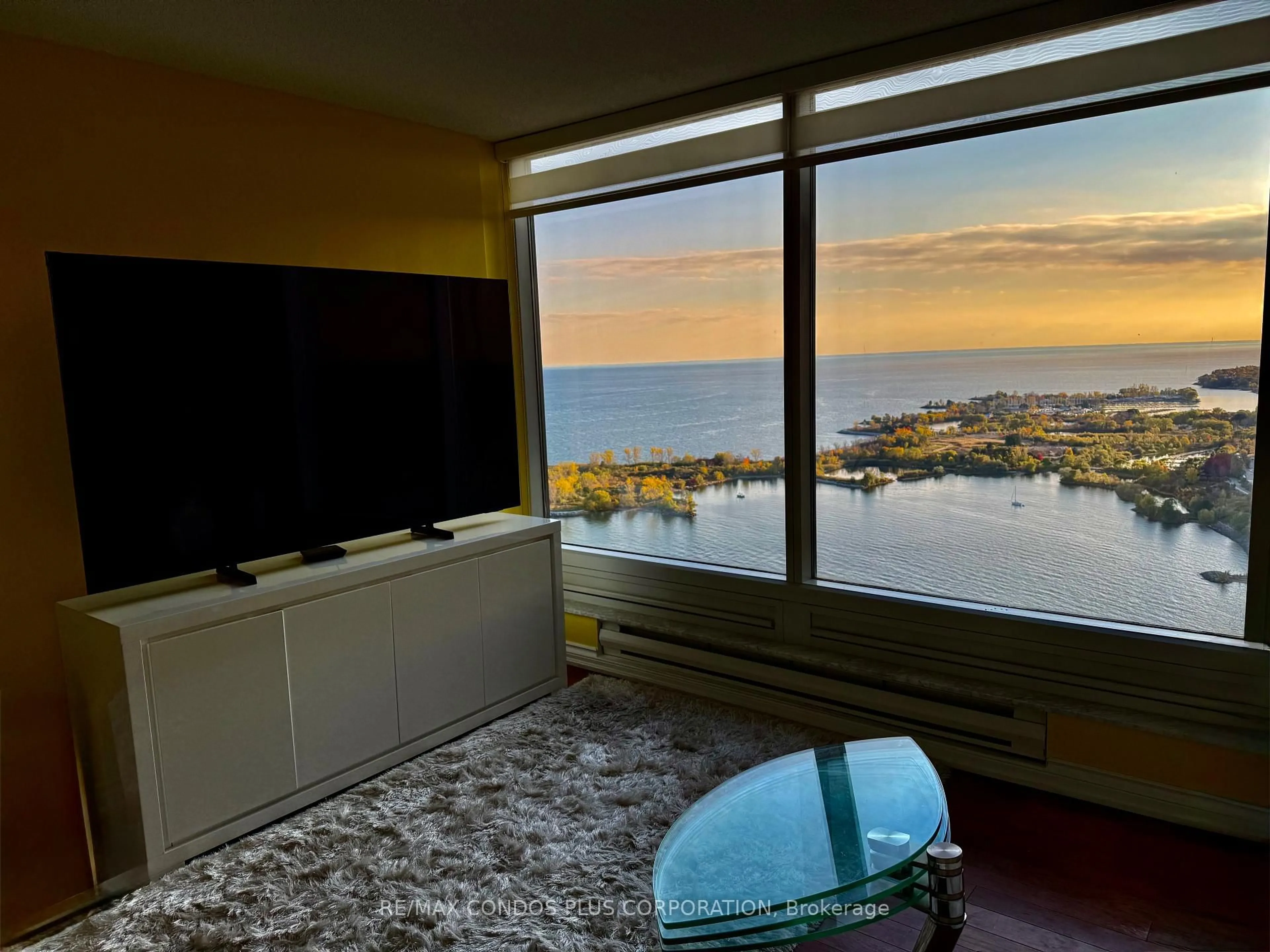 A pic of a room for 1 Palace Pier Crt #4405, Toronto Ontario M8V 3W9