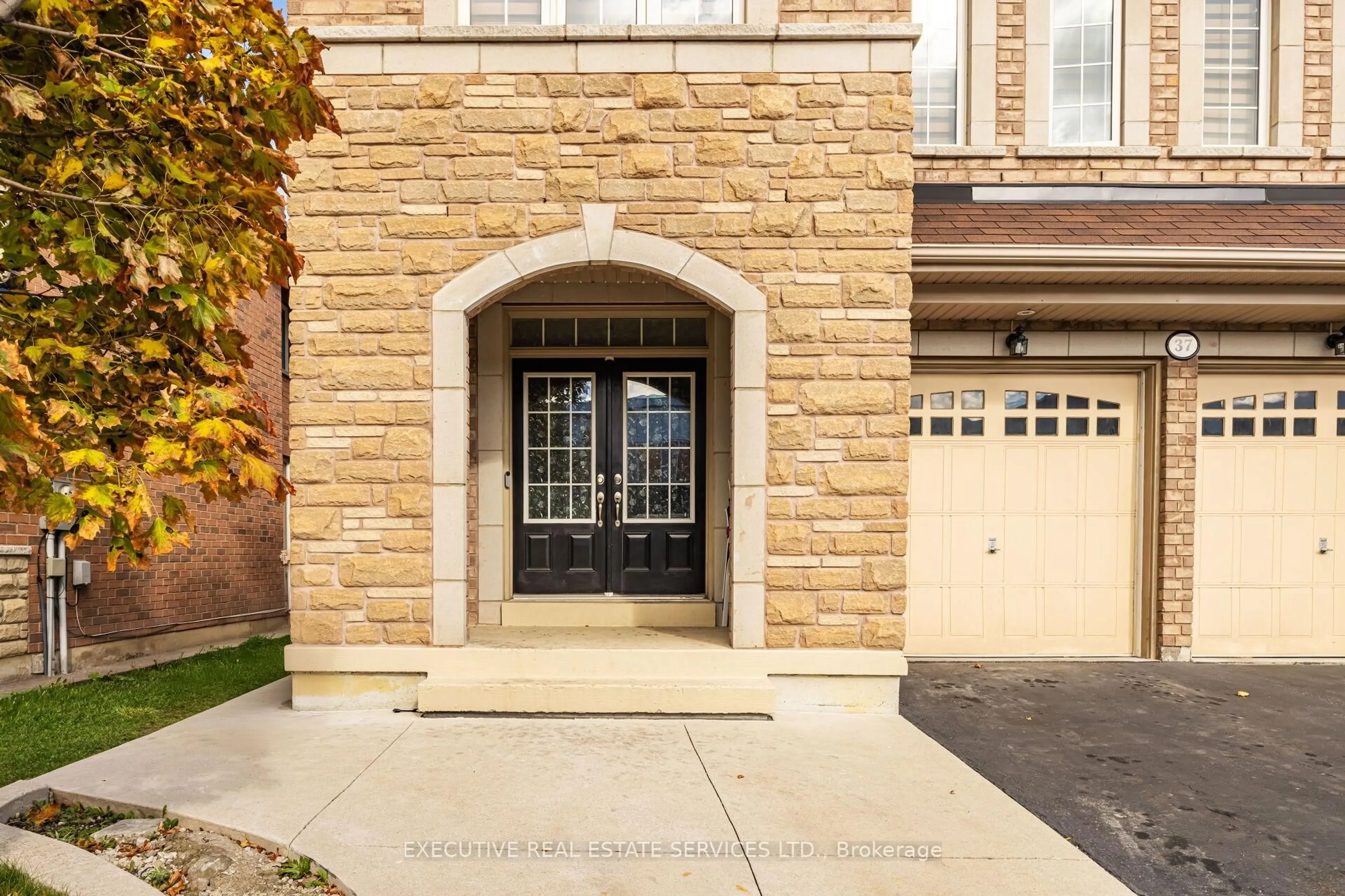 Home with brick exterior material, street for 37 Ross Dr, Brampton Ontario L6R 3S7