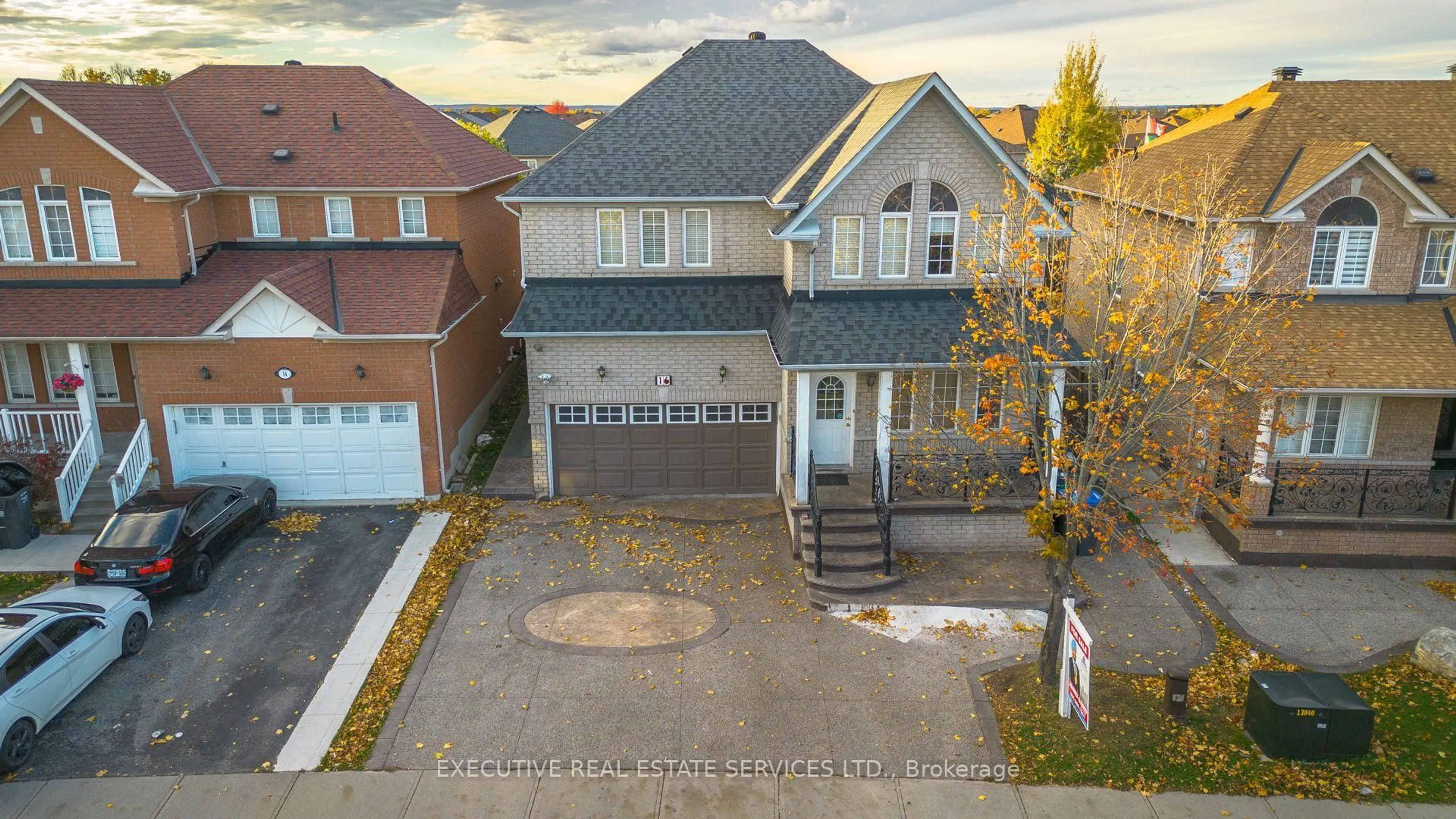 A pic from outside/outdoor area/front of a property/back of a property/a pic from drone, street for 16 Sandway Dr, Brampton Ontario L7A 2T9