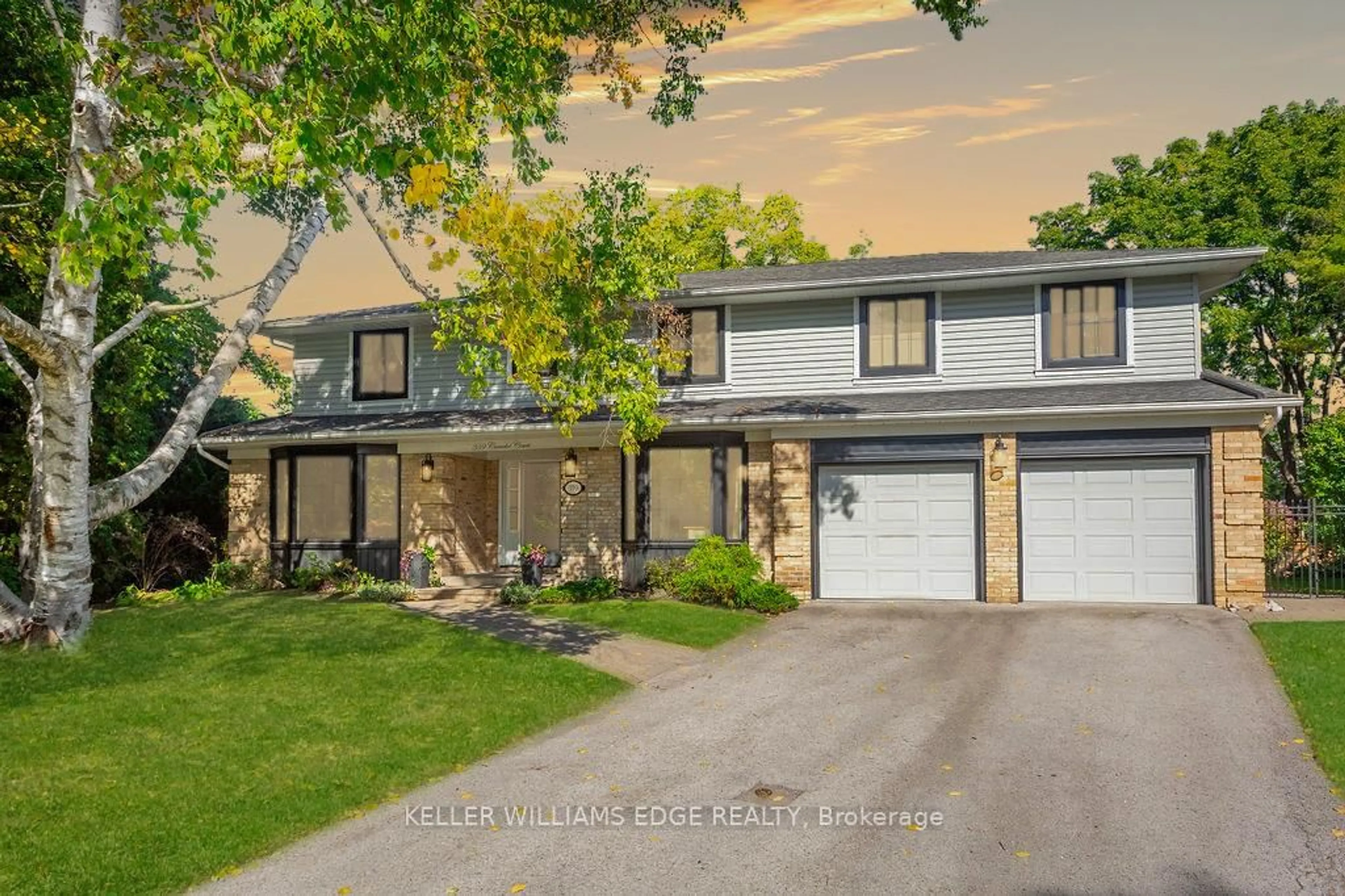 Home with vinyl exterior material, street for 359 Camelot Crt, Burlington Ontario L7L 2G2