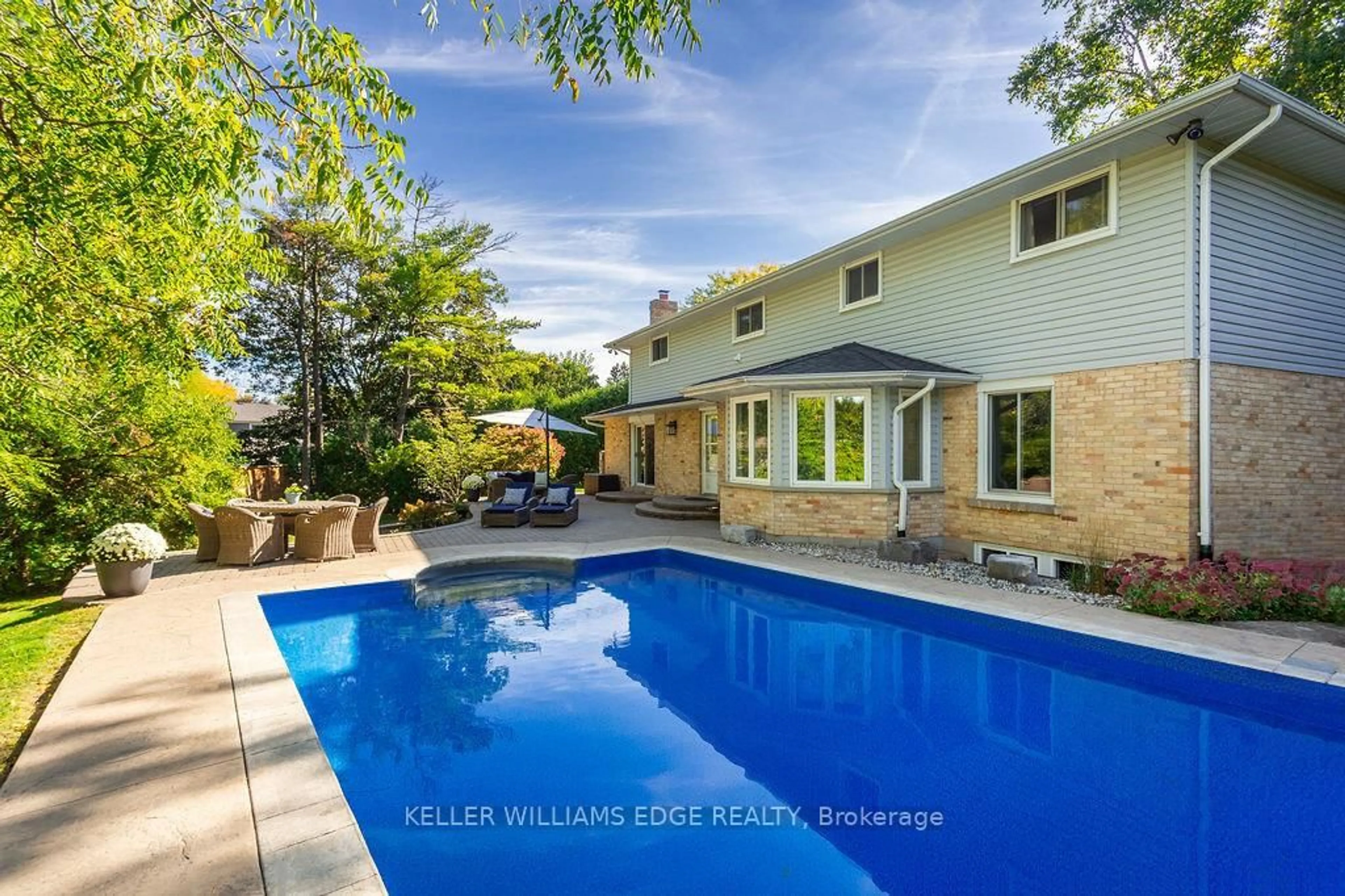 Pool for 359 Camelot Crt, Burlington Ontario L7L 2G2