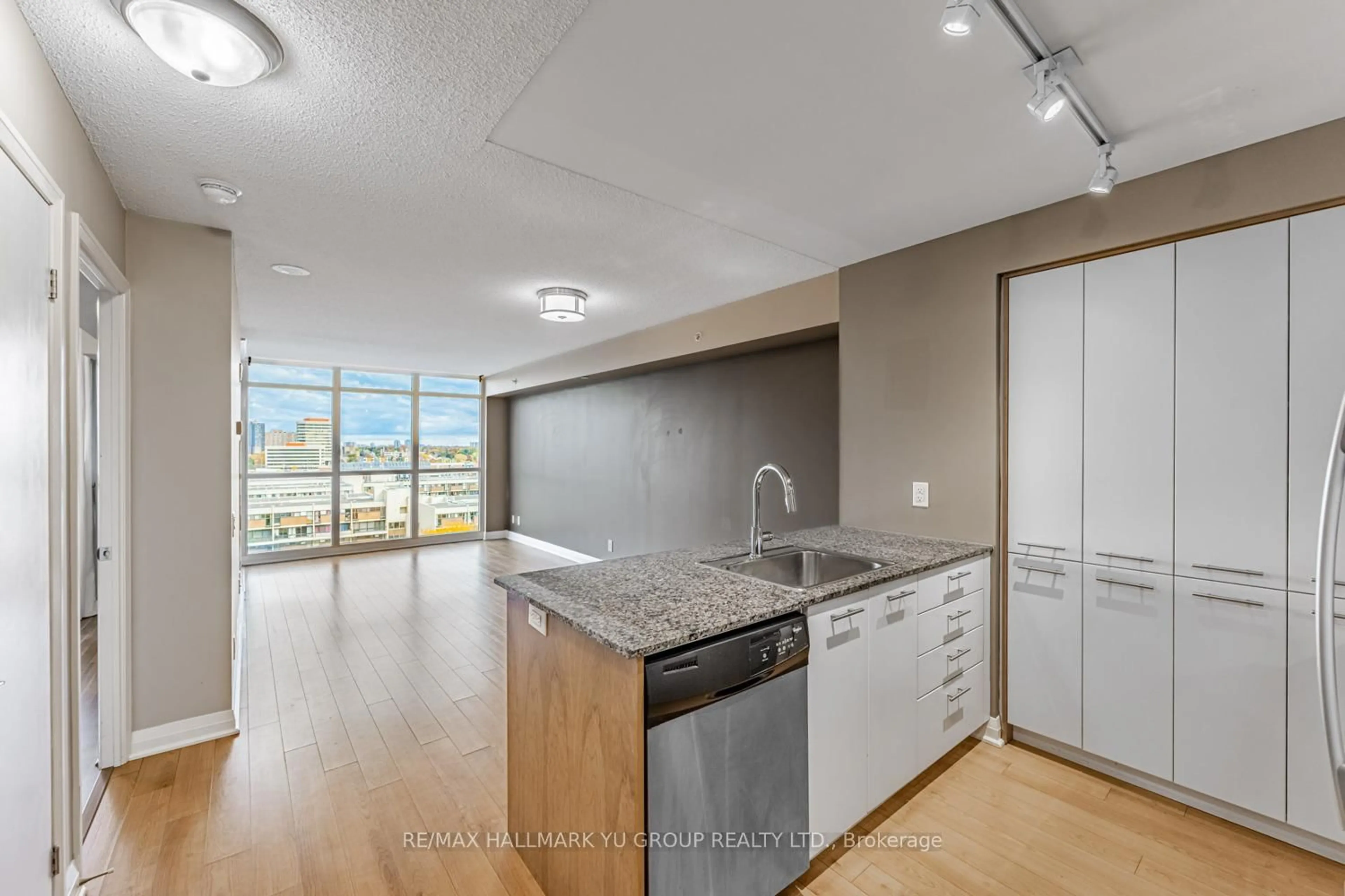 Open concept kitchen, unknown for 1 Valhalla Inn Rd #1008, Toronto Ontario M9B 1S9