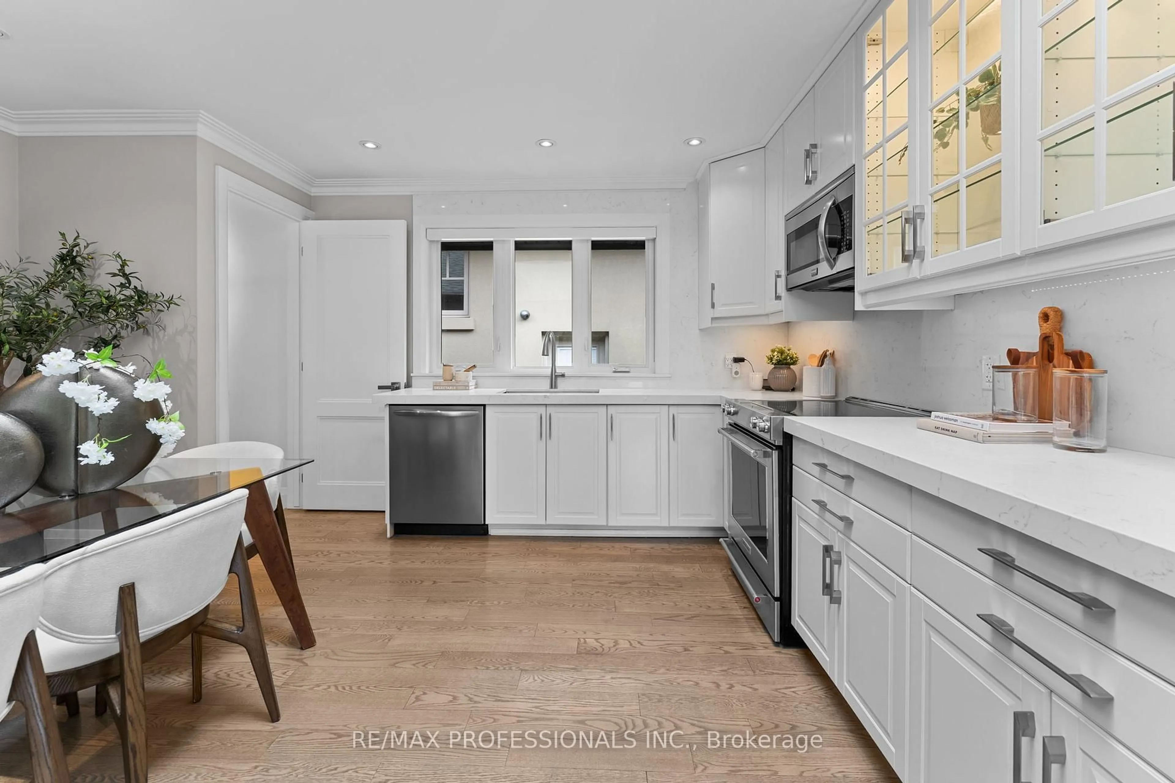 Open concept kitchen, ceramic/tile floor for 1 Tewsley Pl, Toronto Ontario M9P 1N6