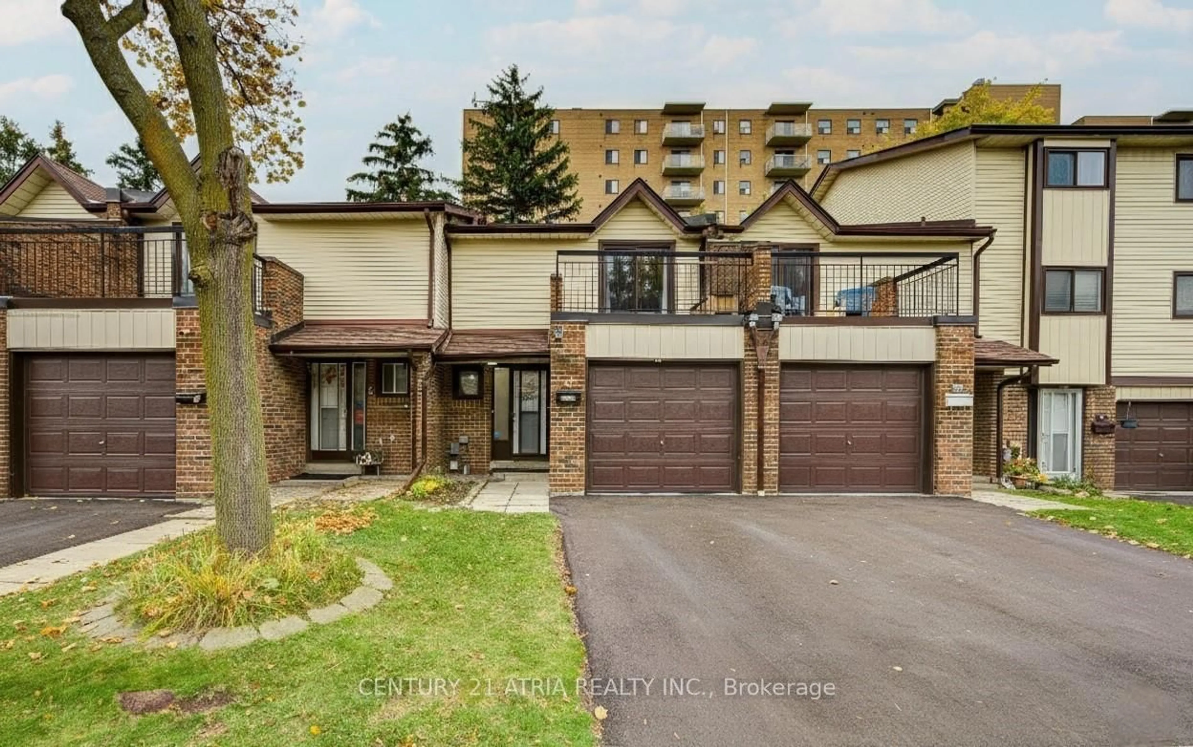 Unknown for 5 McCallum Crt #5, Brampton Ontario L6W 3M4