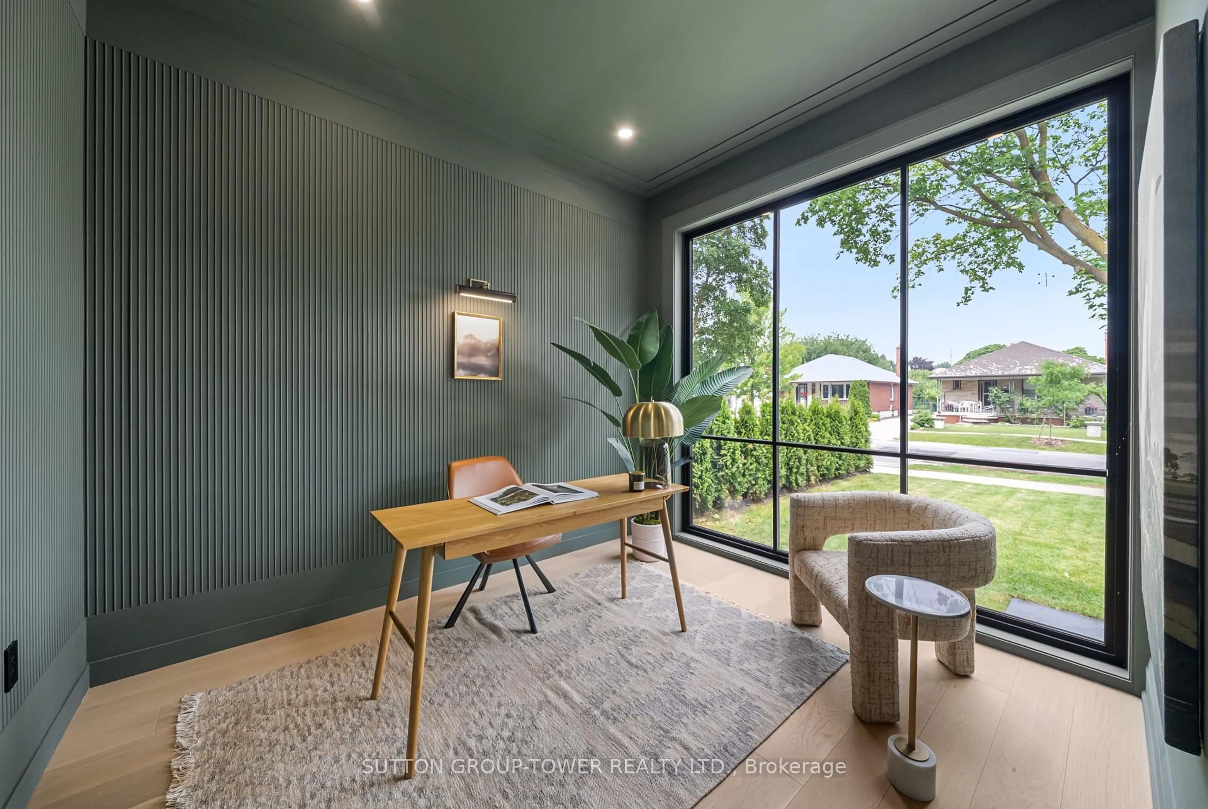 Unknown for 121 Edgecroft Rd, Toronto Ontario M8Z 2C2