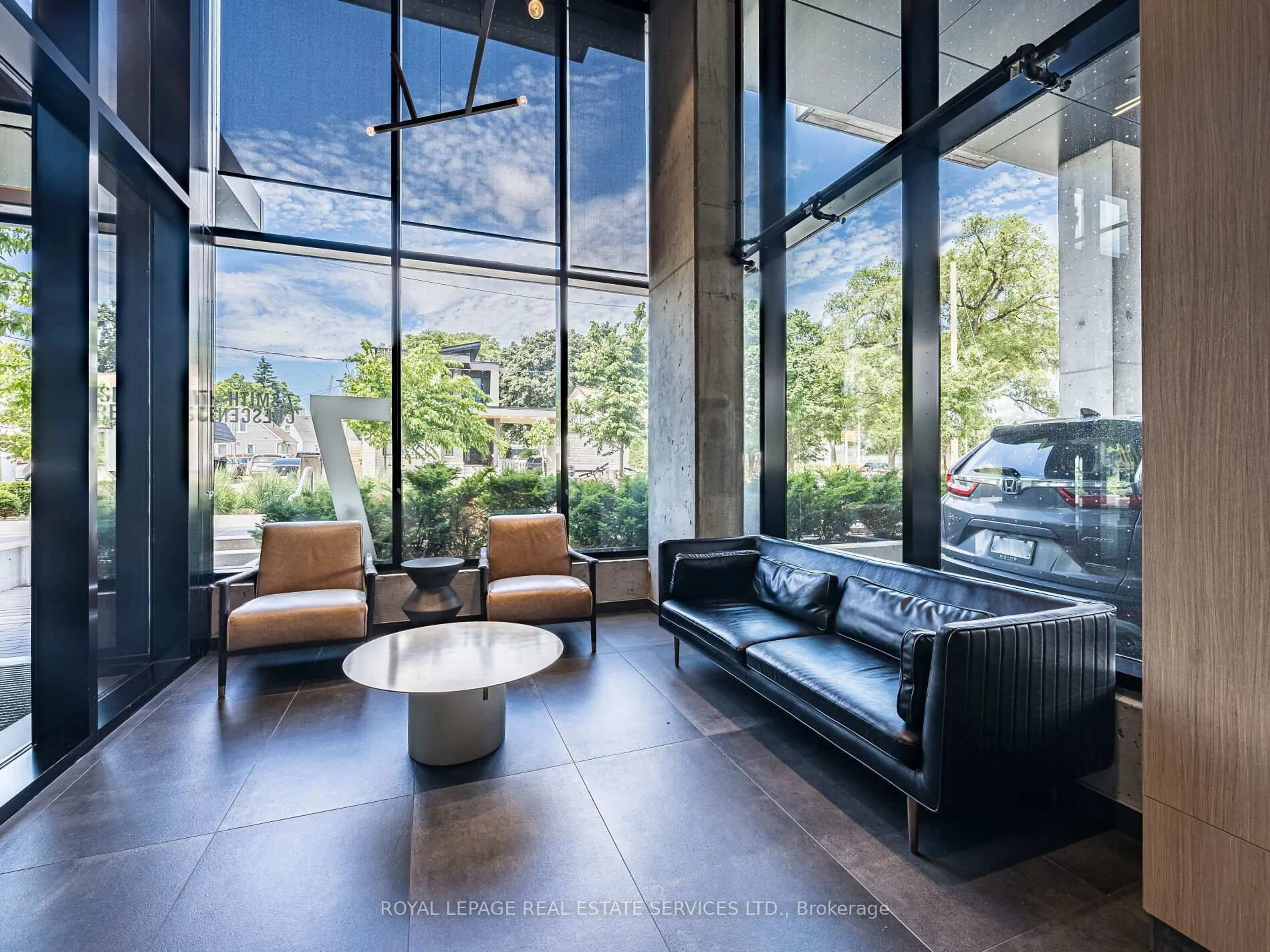 Indoor foyer for 7 Smith Cres #312, Toronto Ontario M8Z 0Z3