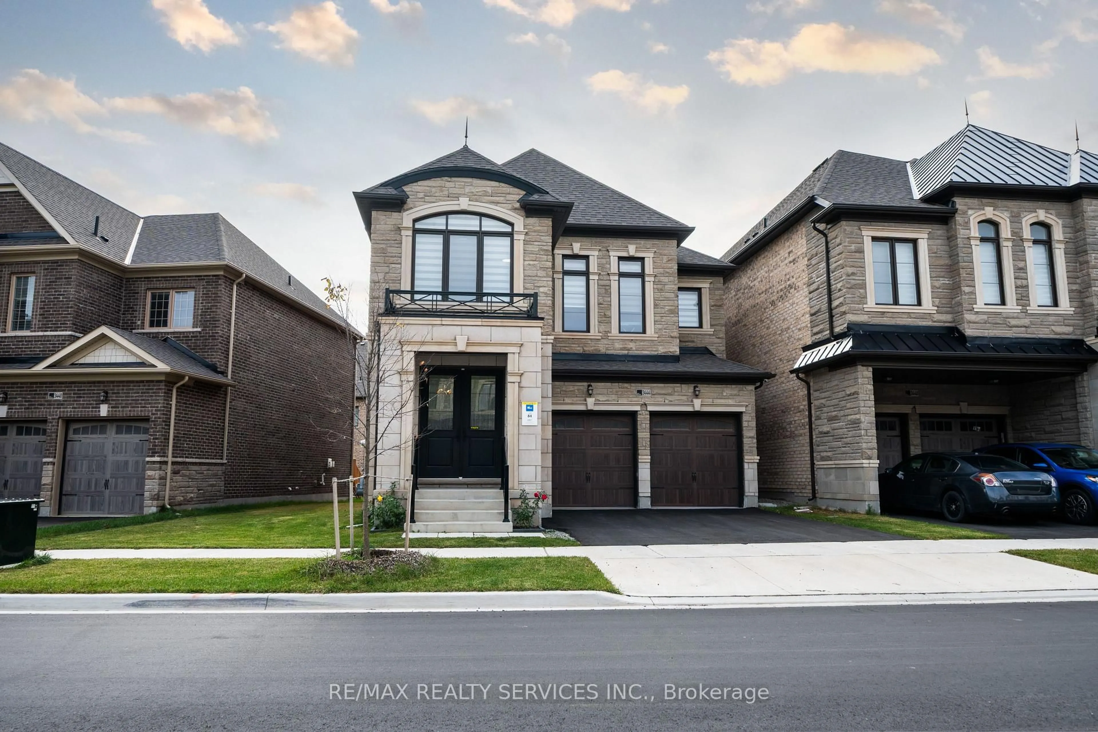 Home with brick exterior material, street for 3444 Mosley Gate, Oakville Ontario L6H 0Y8