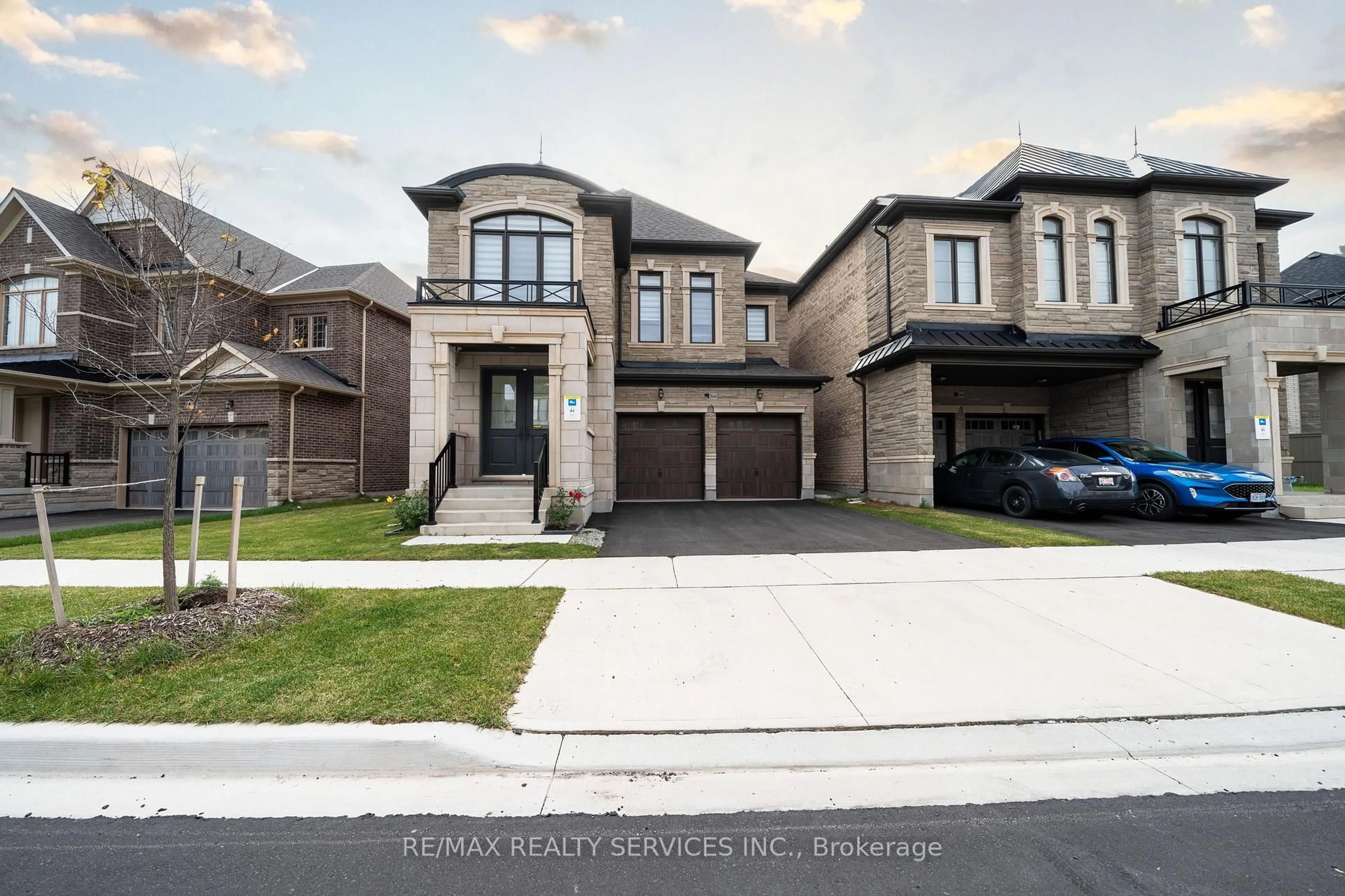 Home with brick exterior material, street for 3444 Mosley Gate, Oakville Ontario L6H 0Y8