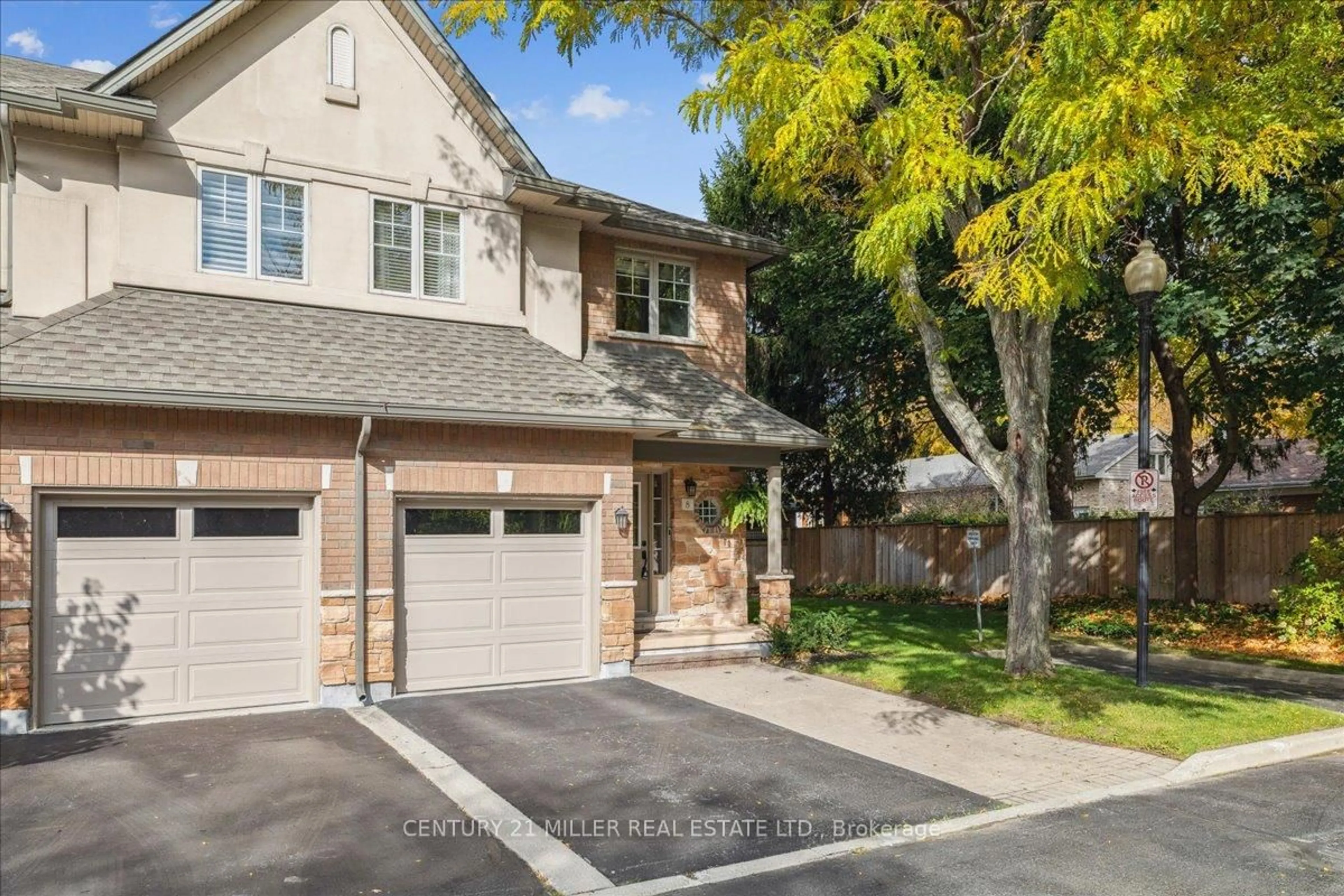 Home with brick exterior material, street for 1019 North Shore Blvd #8, Burlington Ontario L7T 1X8