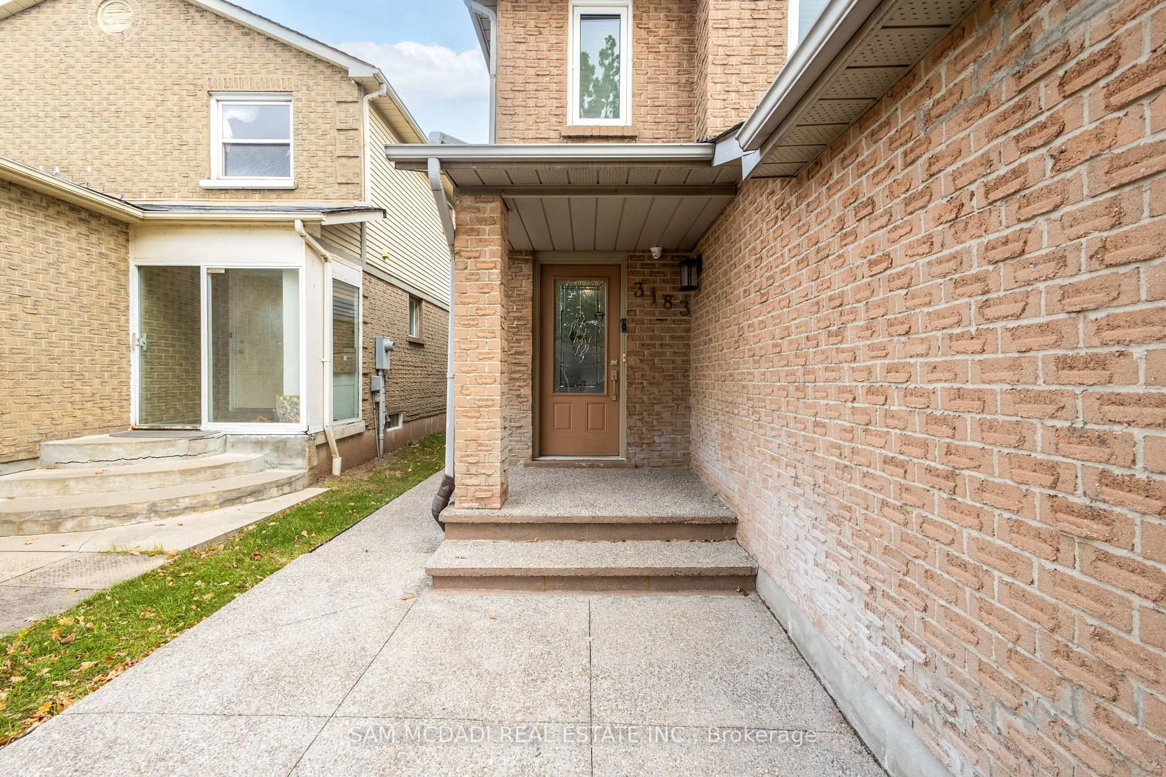 Home with brick exterior material, street for 3183 Valcourt Cres, Mississauga Ontario L5L 5K2