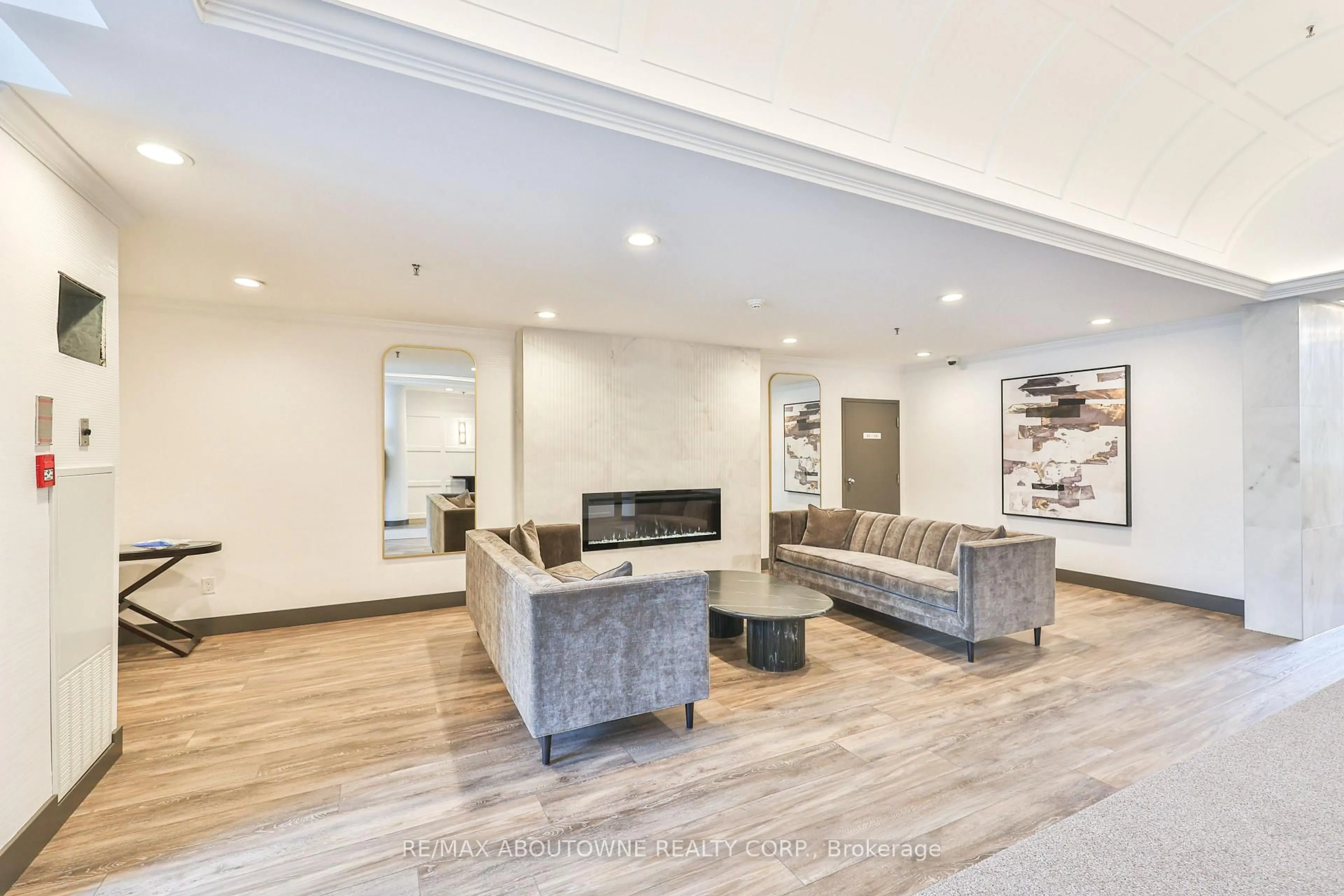 Living room with furniture, unknown for 185 Robinson St #404, Oakville Ontario L6J 7P6