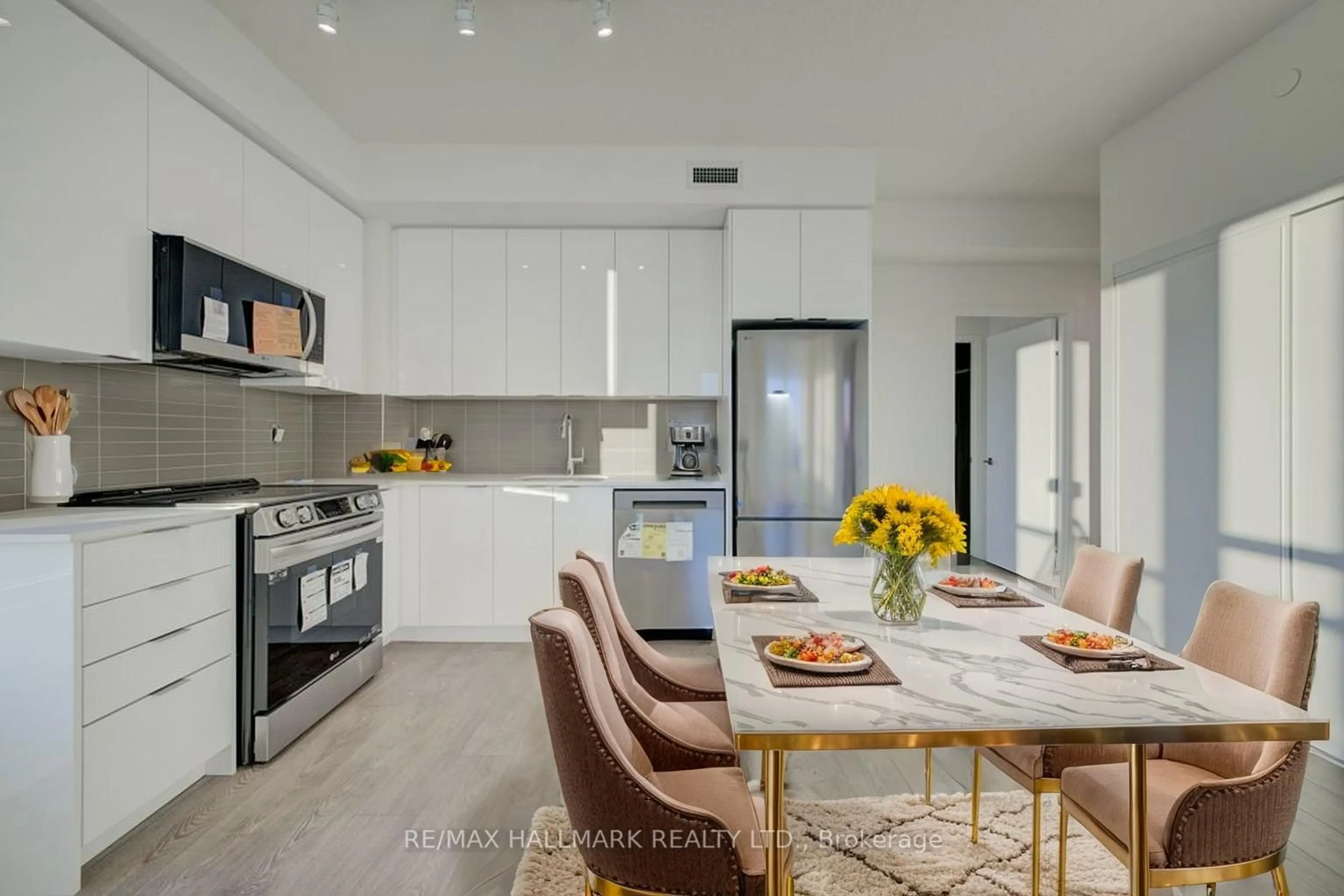 Contemporary kitchen, ceramic/tile floor for 225 Malta Ave #408, Brampton Ontario L6Y 4M5