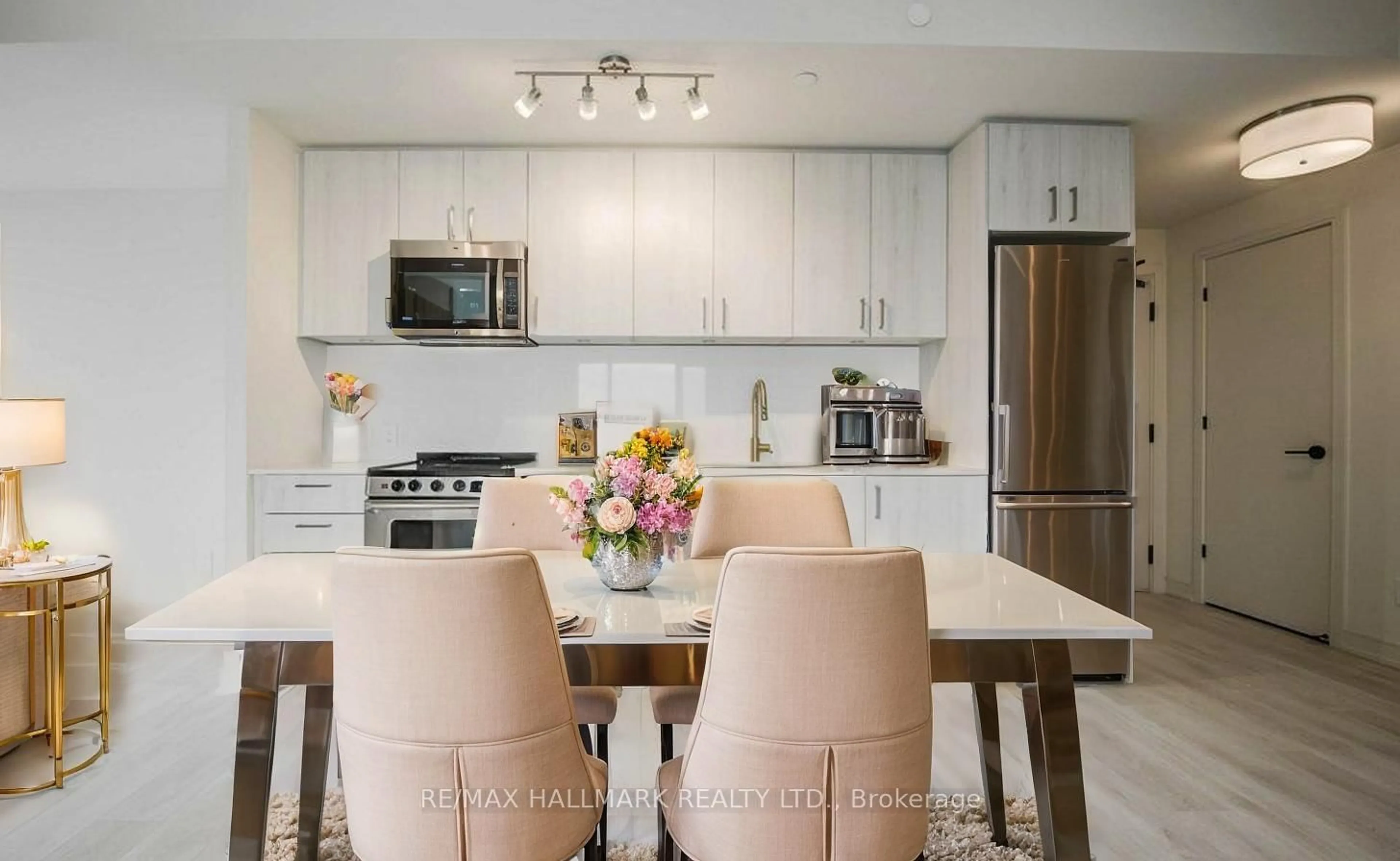 Open concept kitchen, unknown for 8010 Derry Rd #1002, Milton Ontario L9T 9N3