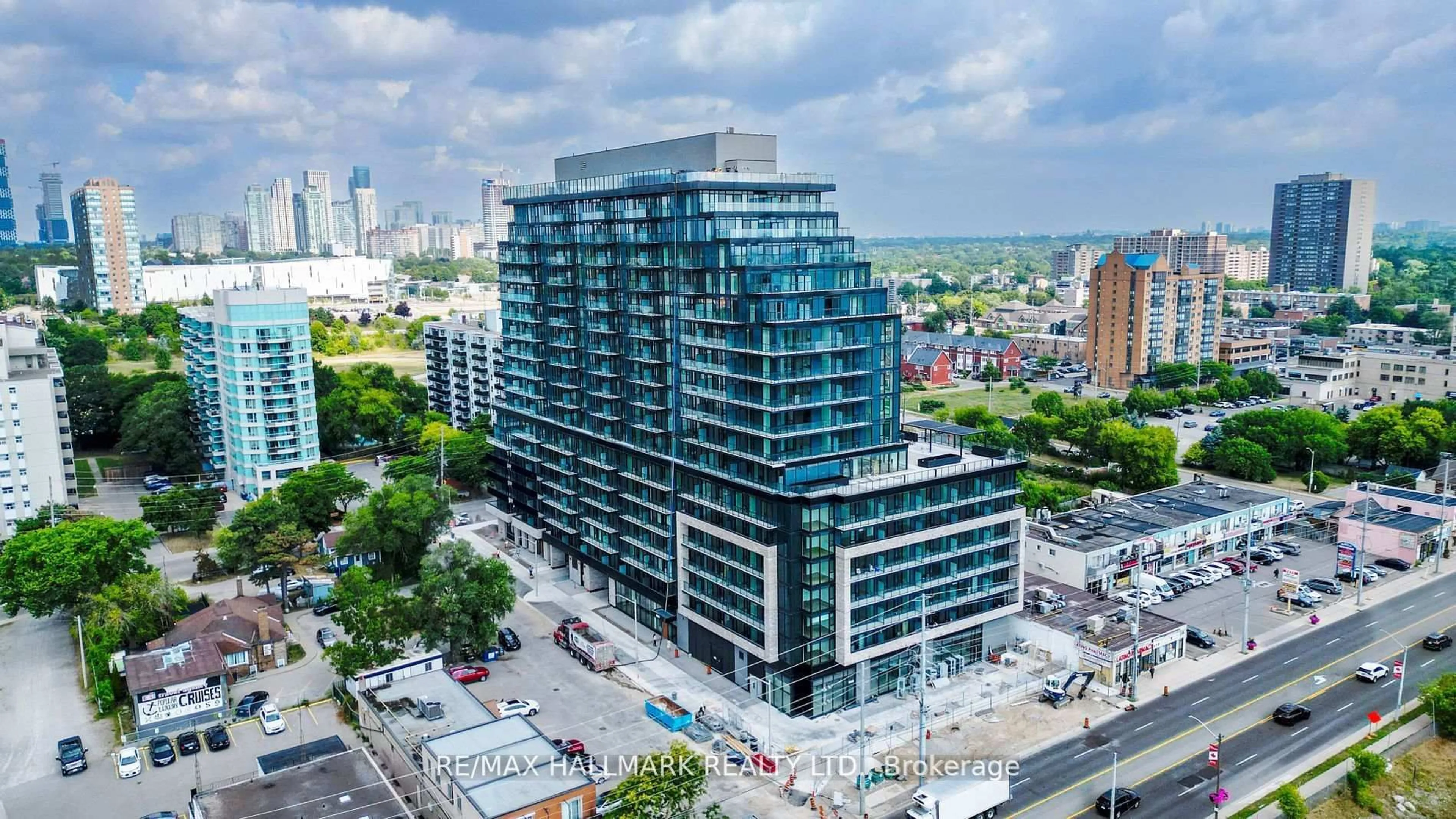 A pic from outside/outdoor area/front of a property/back of a property/a pic from drone, city buildings view from balcony for 3009 Novar Rd #401, Mississauga Ontario L5B 0P9