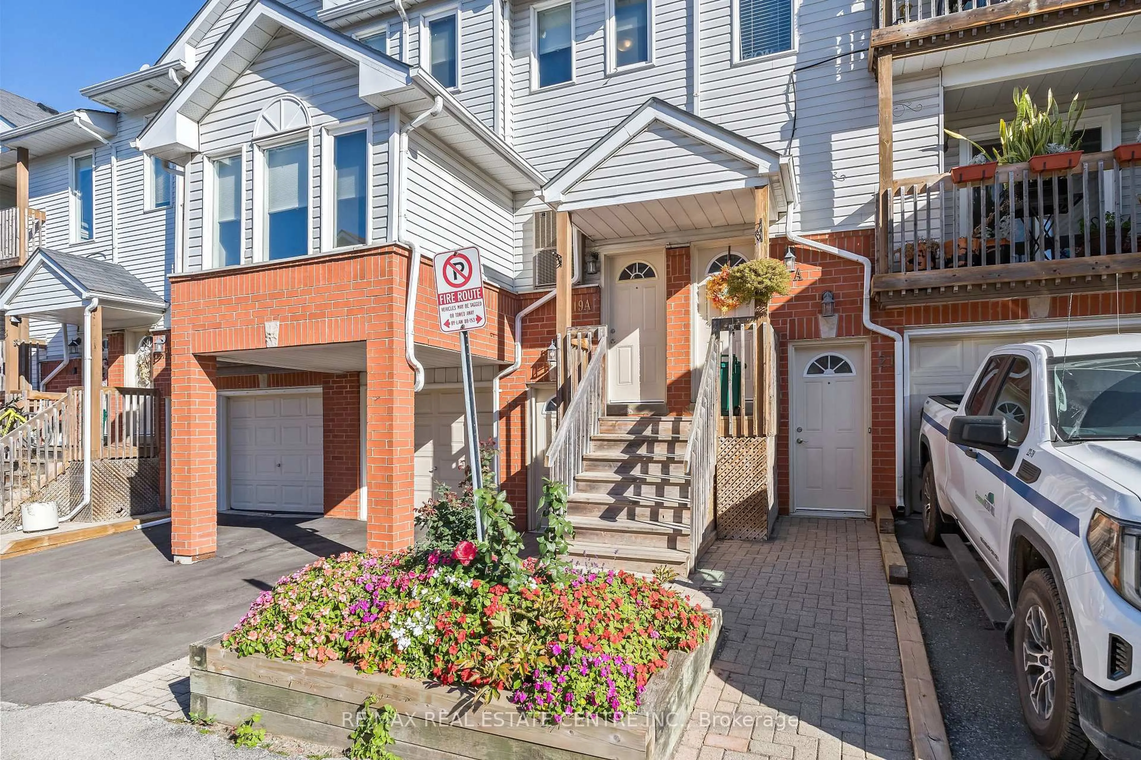 Unknown for 19A Wylie Circ, Halton Hills Ontario L7G 5M1