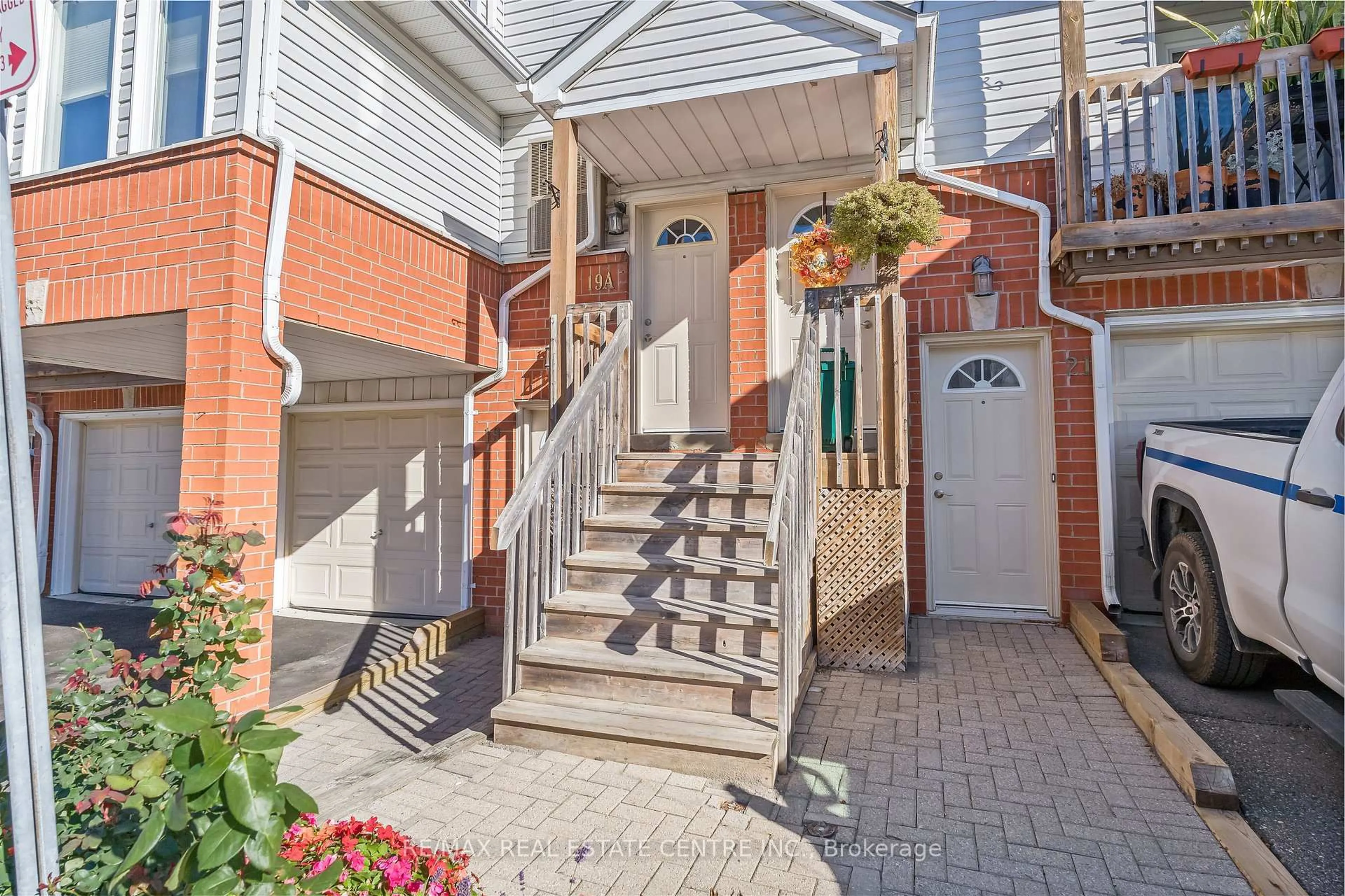 Unknown for 19A Wylie Circ, Halton Hills Ontario L7G 5M1