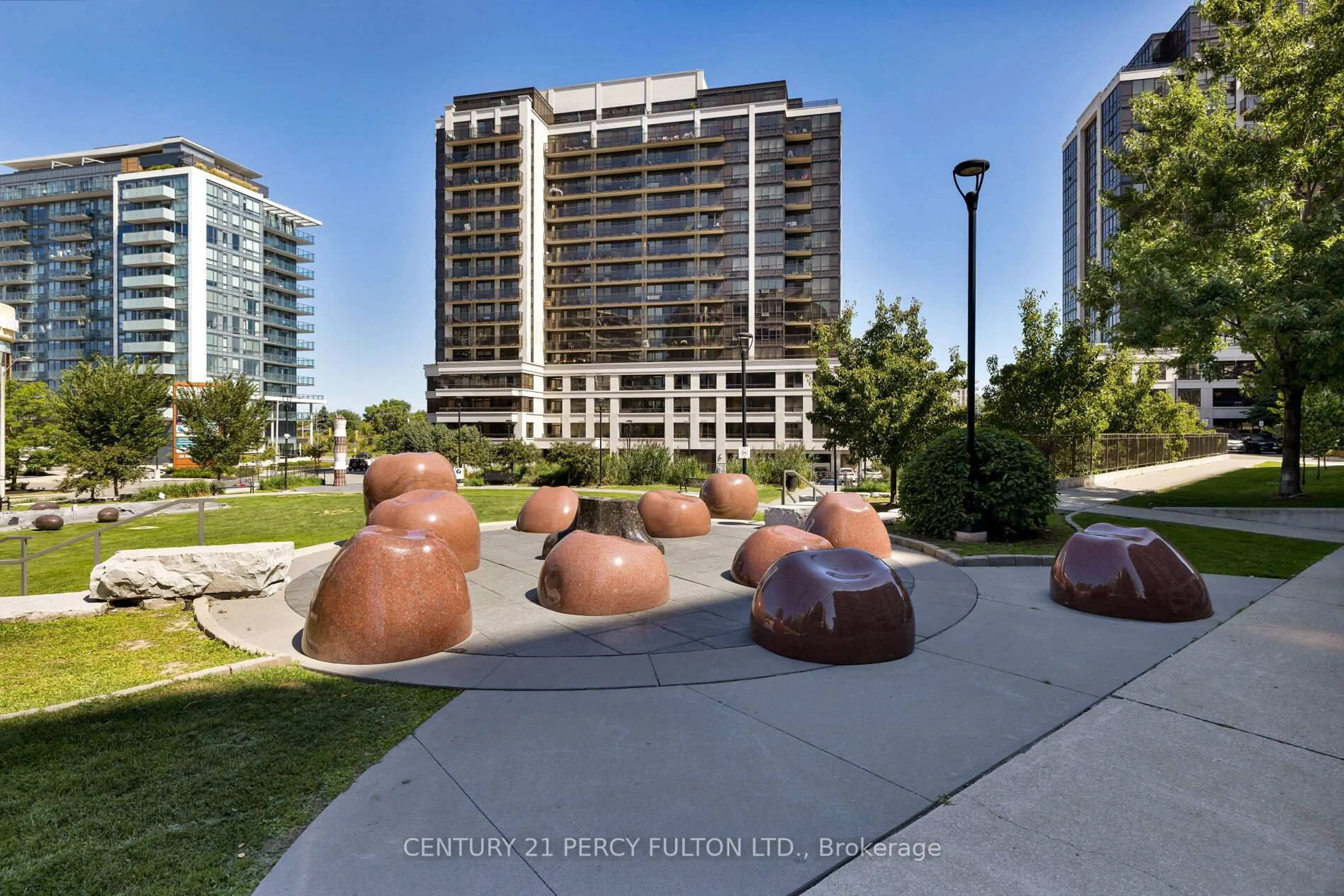 Patio, unknown for 1 De Boers Dr #801, Toronto Ontario M3J 0G6