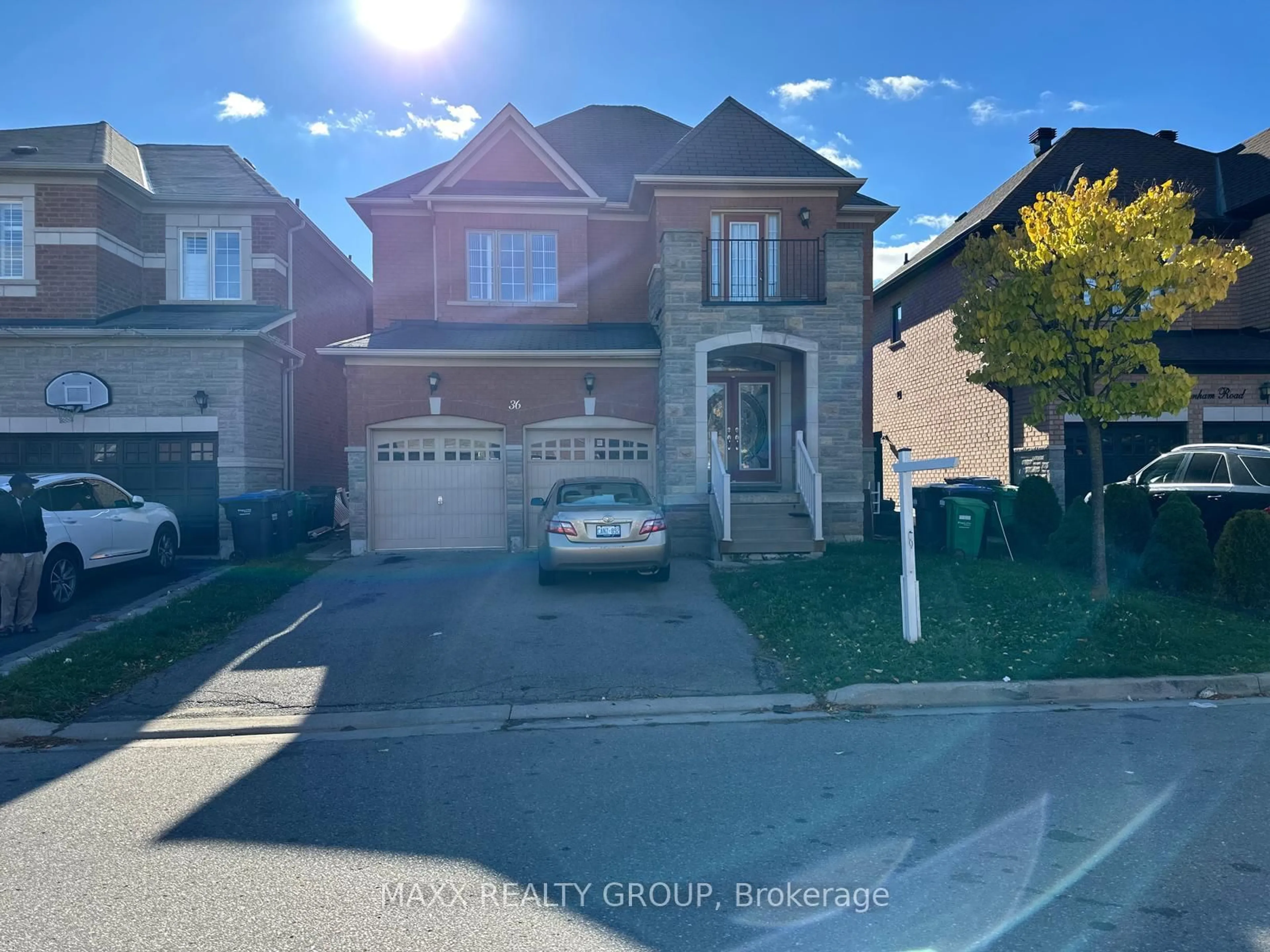 A pic from outside/outdoor area/front of a property/back of a property/a pic from drone, street for 36 Beckenham Rd, Brampton Ontario L6P 2L7