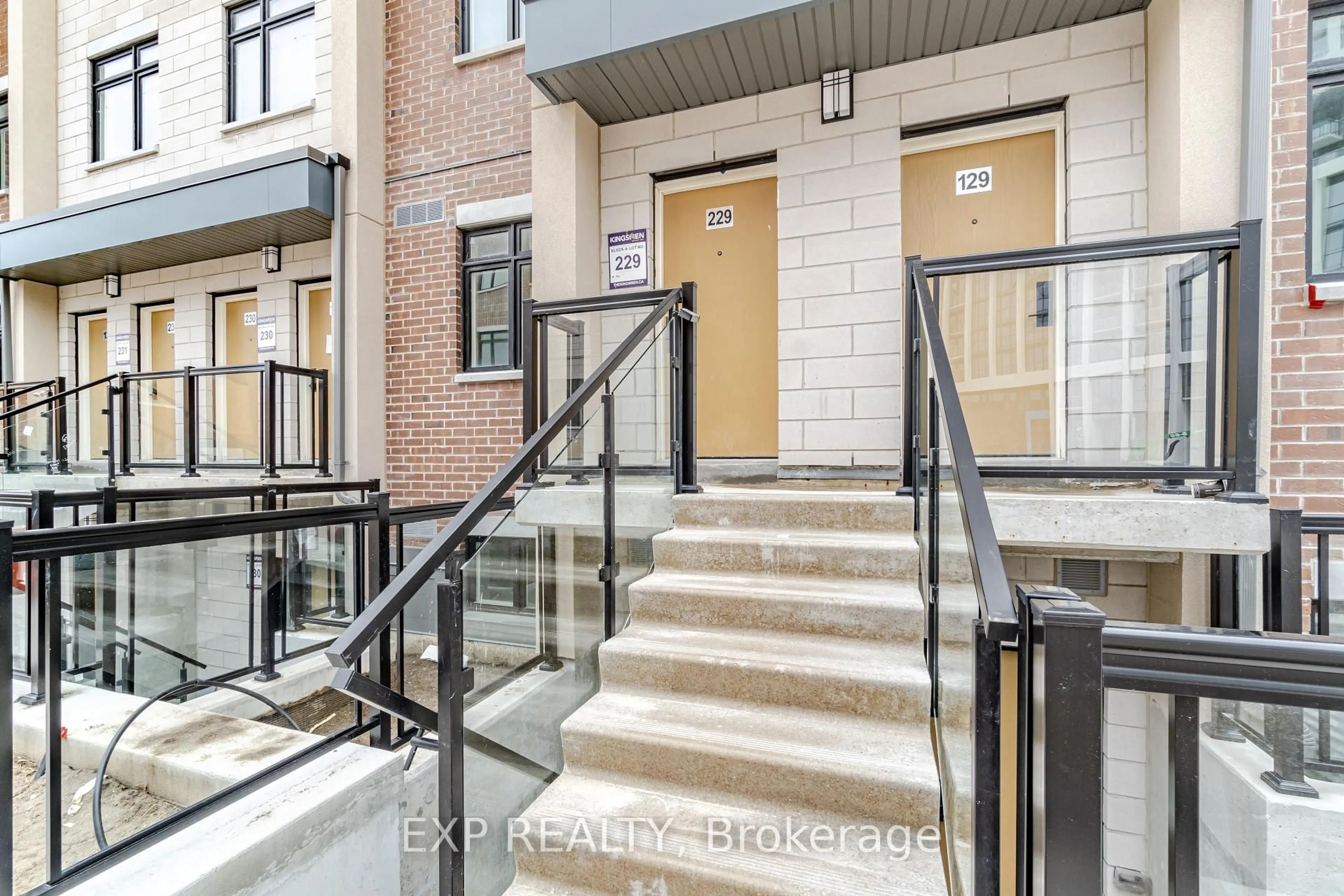 Unknown for 1062 Douglas Mccurdy Comm Crt #229, Mississauga Ontario L5G 0C6