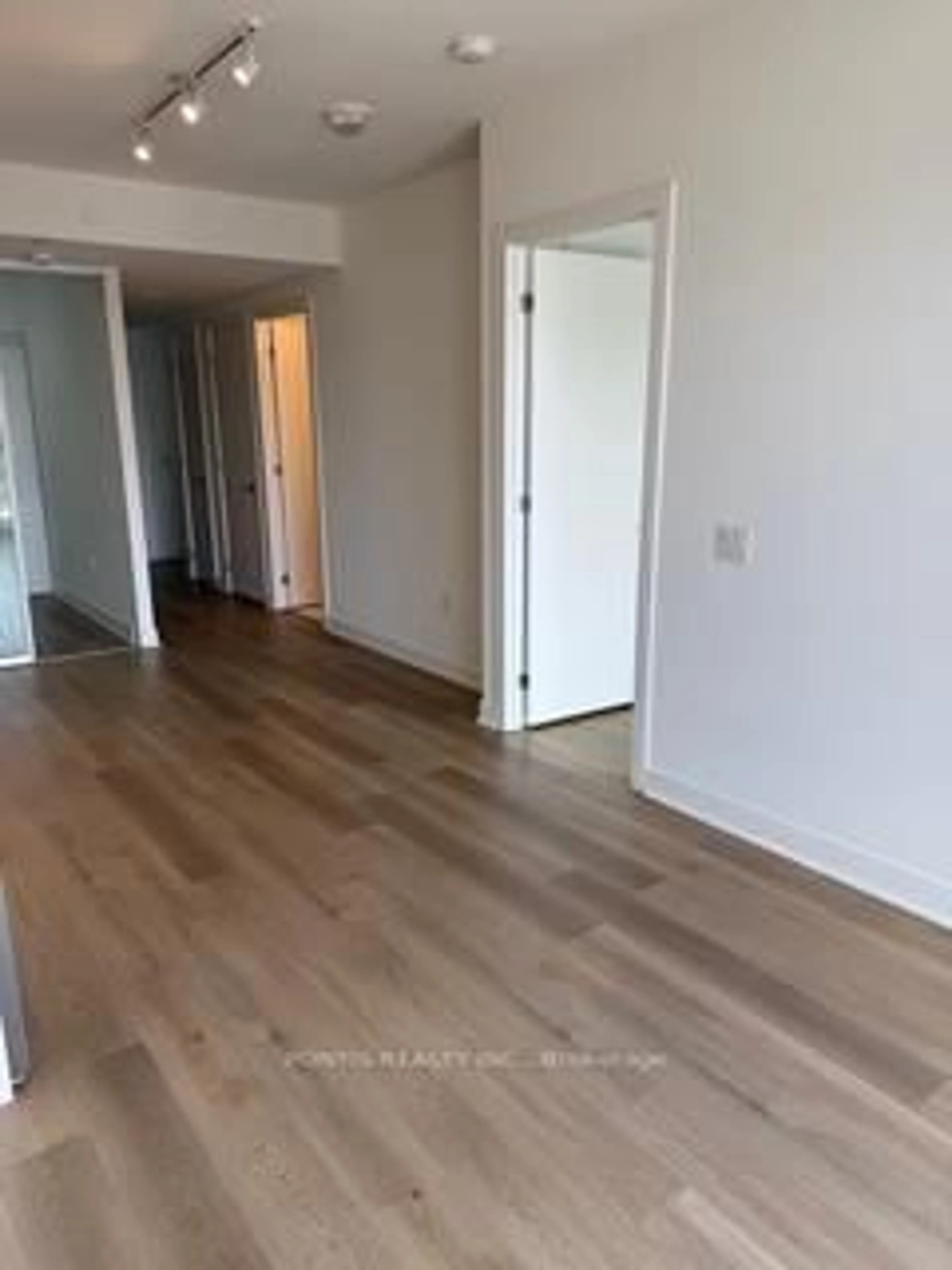 A pic of a room for 86 DUNDAS St #818, Mississauga Ontario L5A 0B1