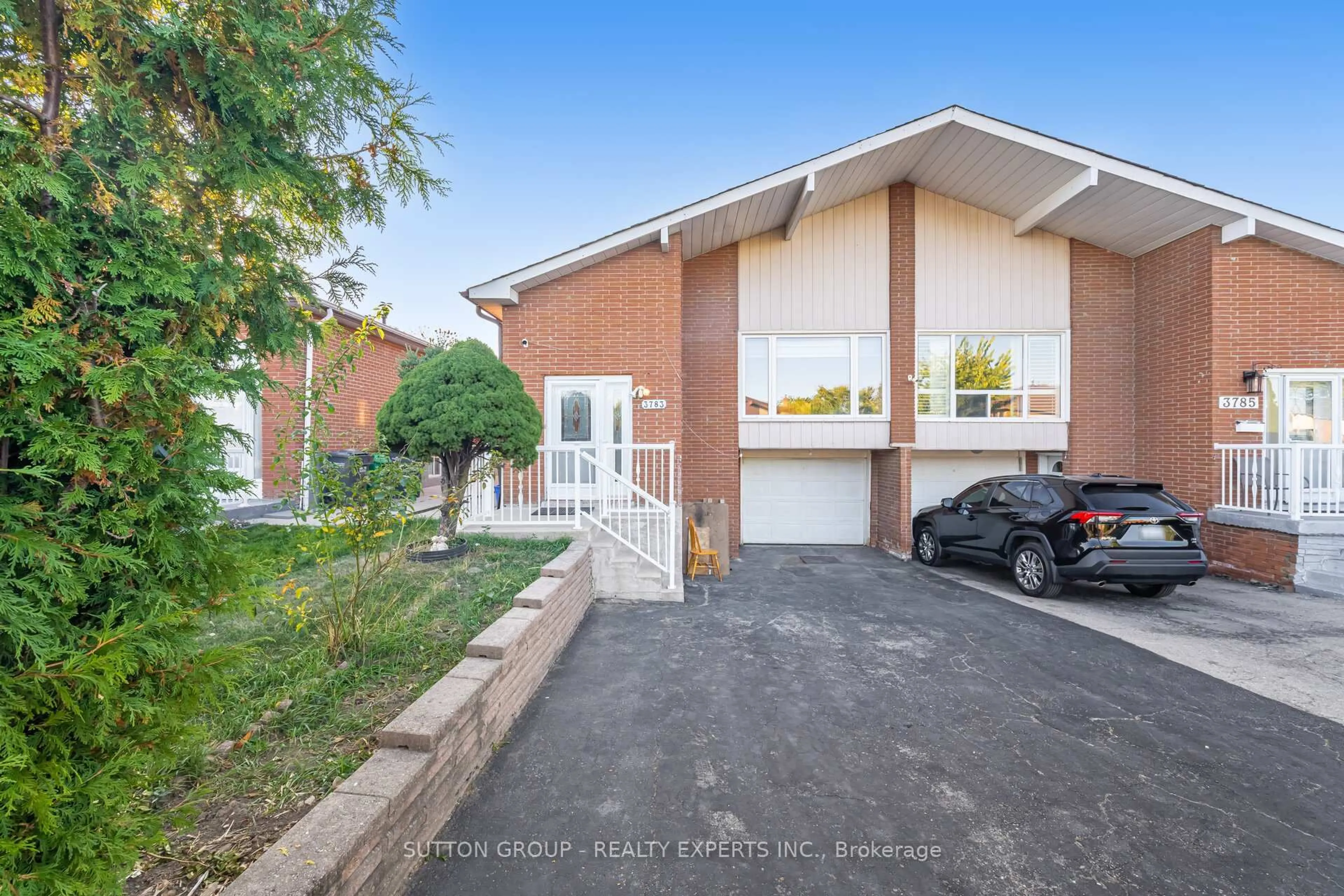 Home with brick exterior material, street for 3783 Keenan Cres, Mississauga Ontario L4T 3M1