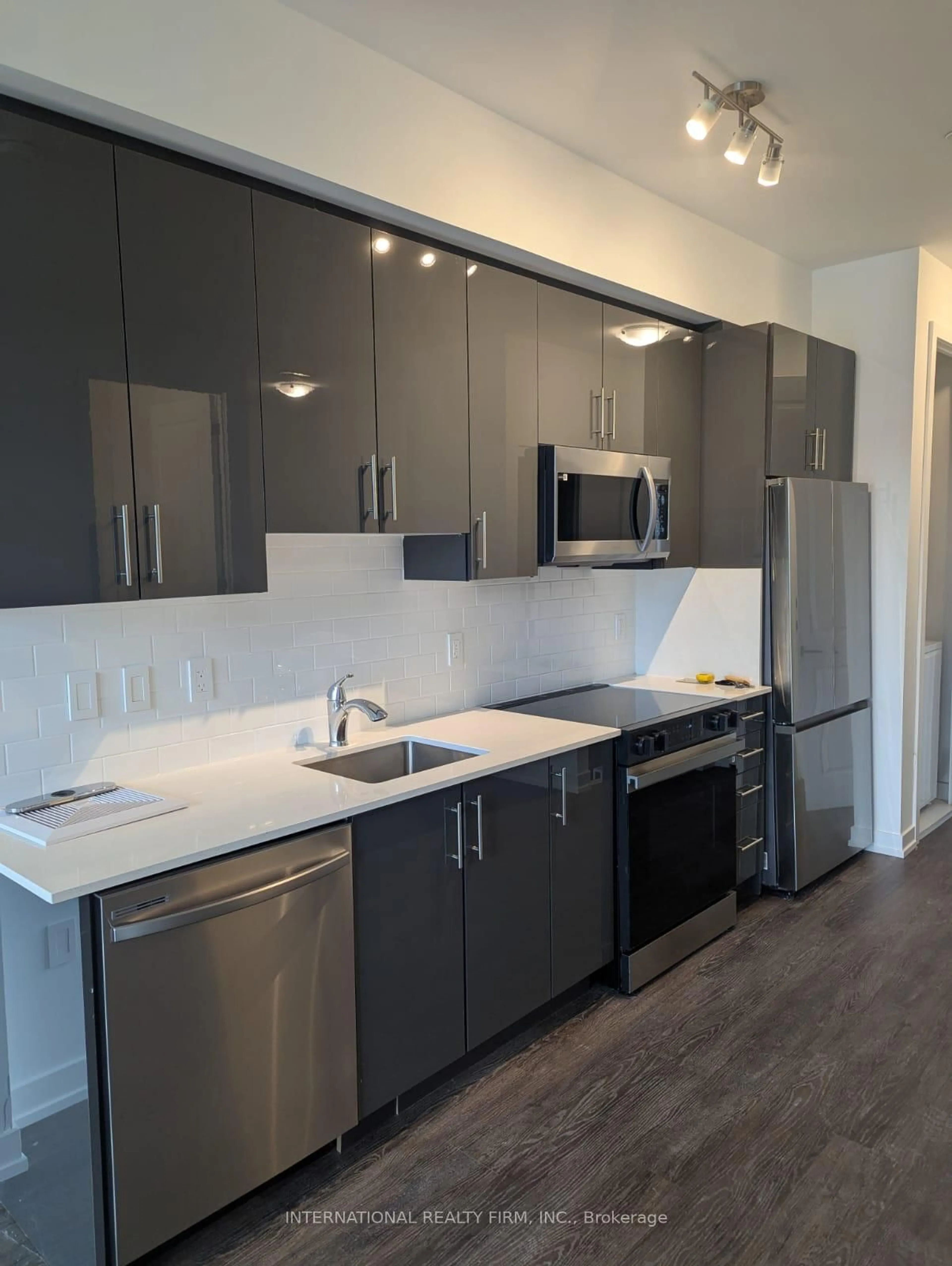 Standard kitchen, unknown for 556 MARLEE Ave #102, Toronto Ontario M6B 0B1
