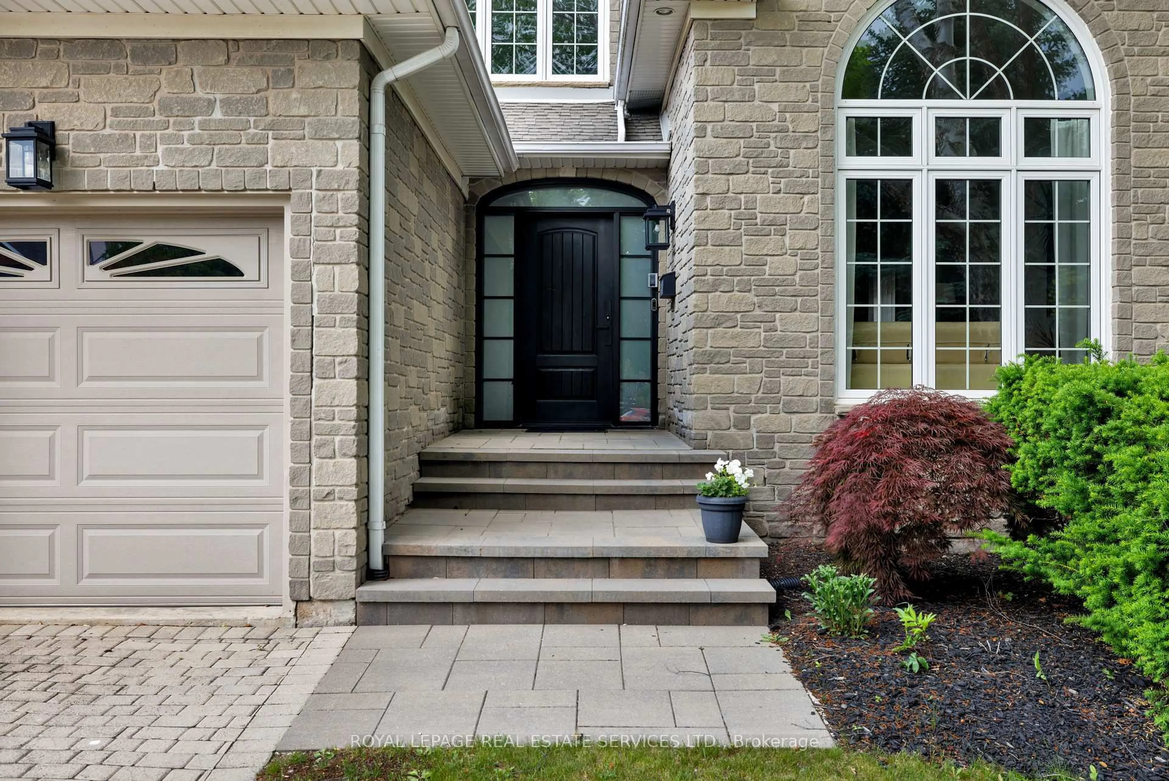 Unknown for 1061 Summit Ridge Dr, Oakville Ontario L6M 3K9