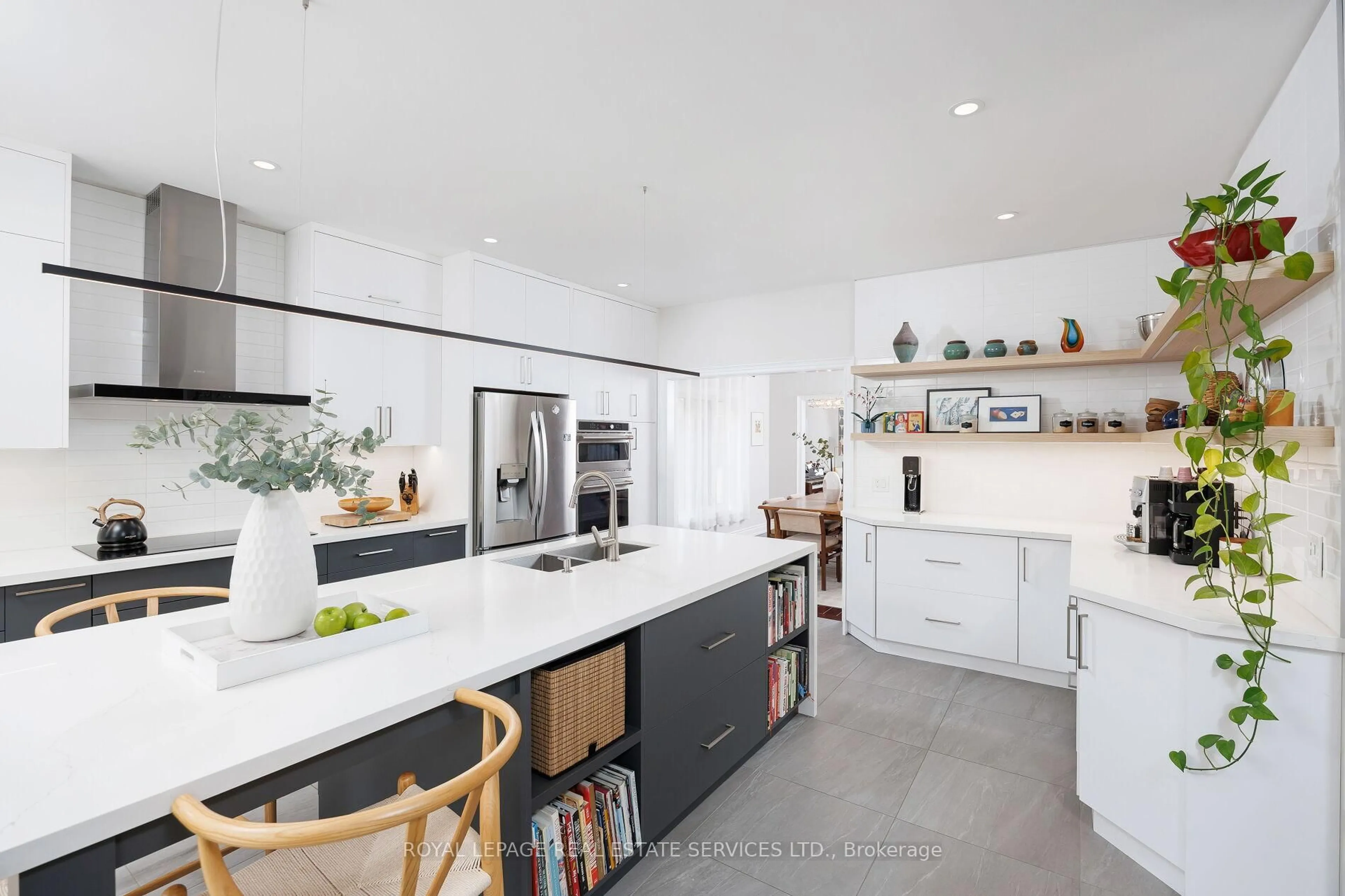 Contemporary kitchen, ceramic/tile floor for 1061 Summit Ridge Dr, Oakville Ontario L6M 3K9