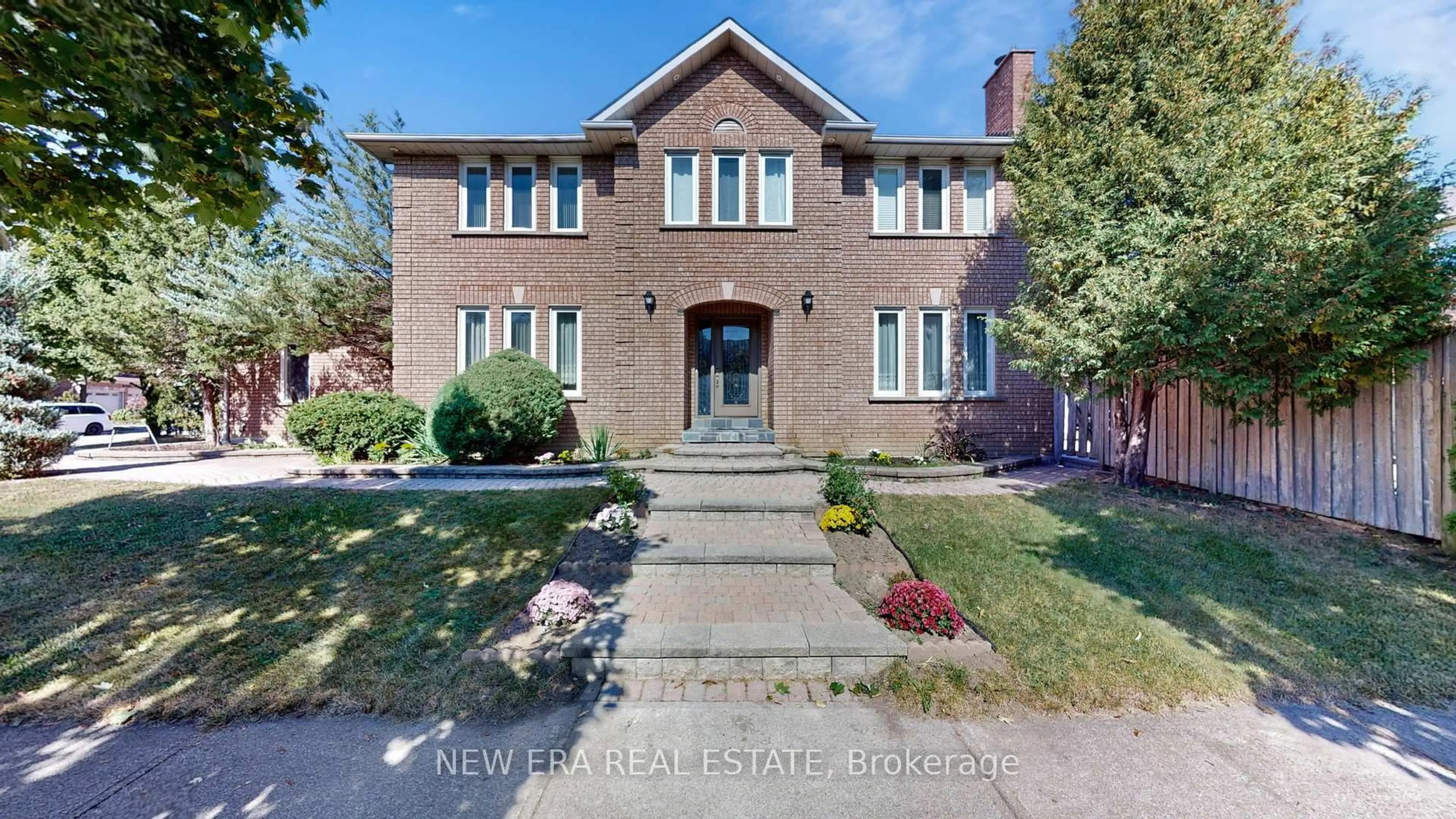 Home with brick exterior material, street for 1380 Daniel Creek Rd, Mississauga Ontario L5V 1V3