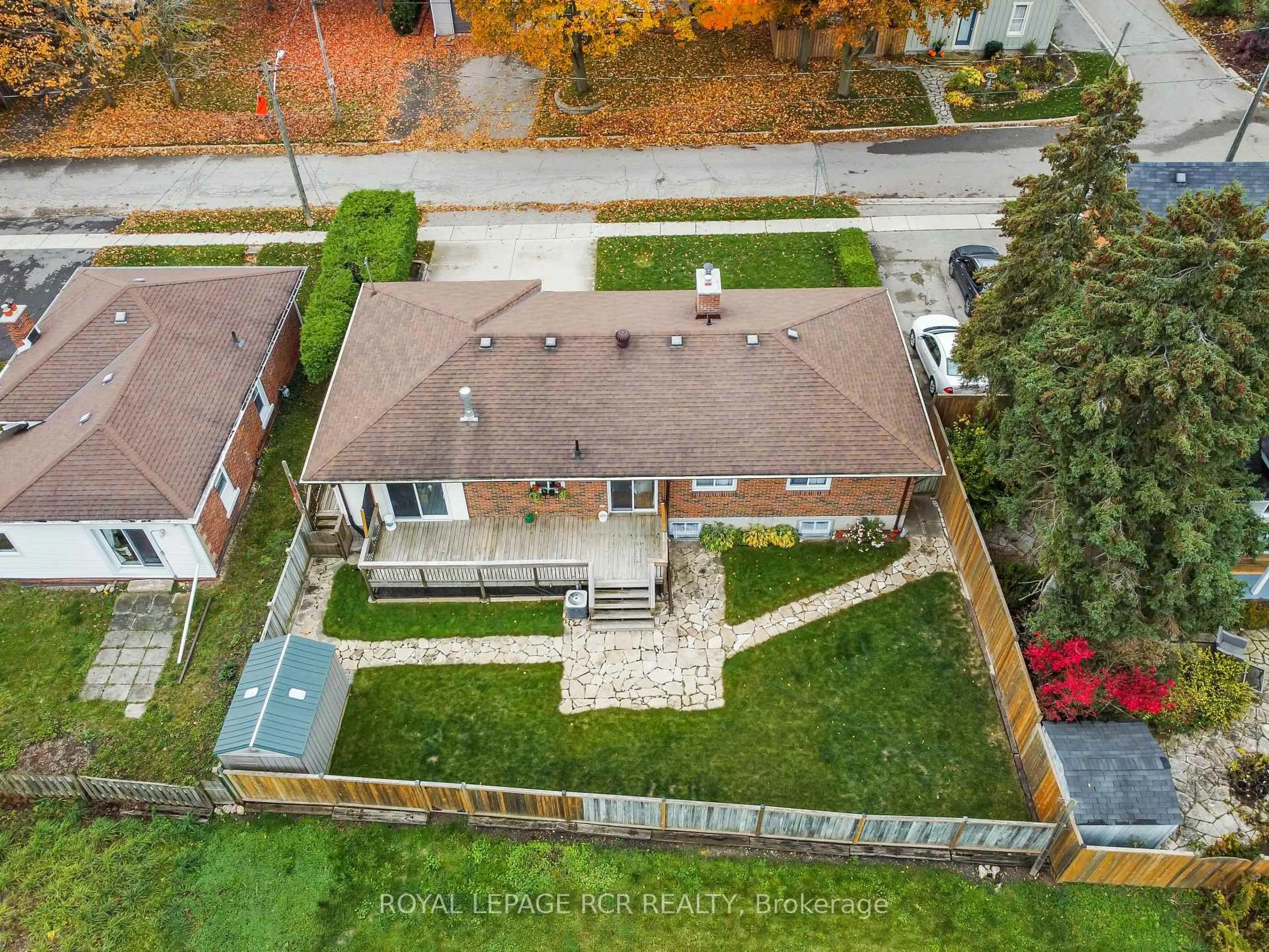 A pic from outside/outdoor area/front of a property/back of a property/a pic from drone, street for 37 Margaret St, Orangeville Ontario L9W 2N5