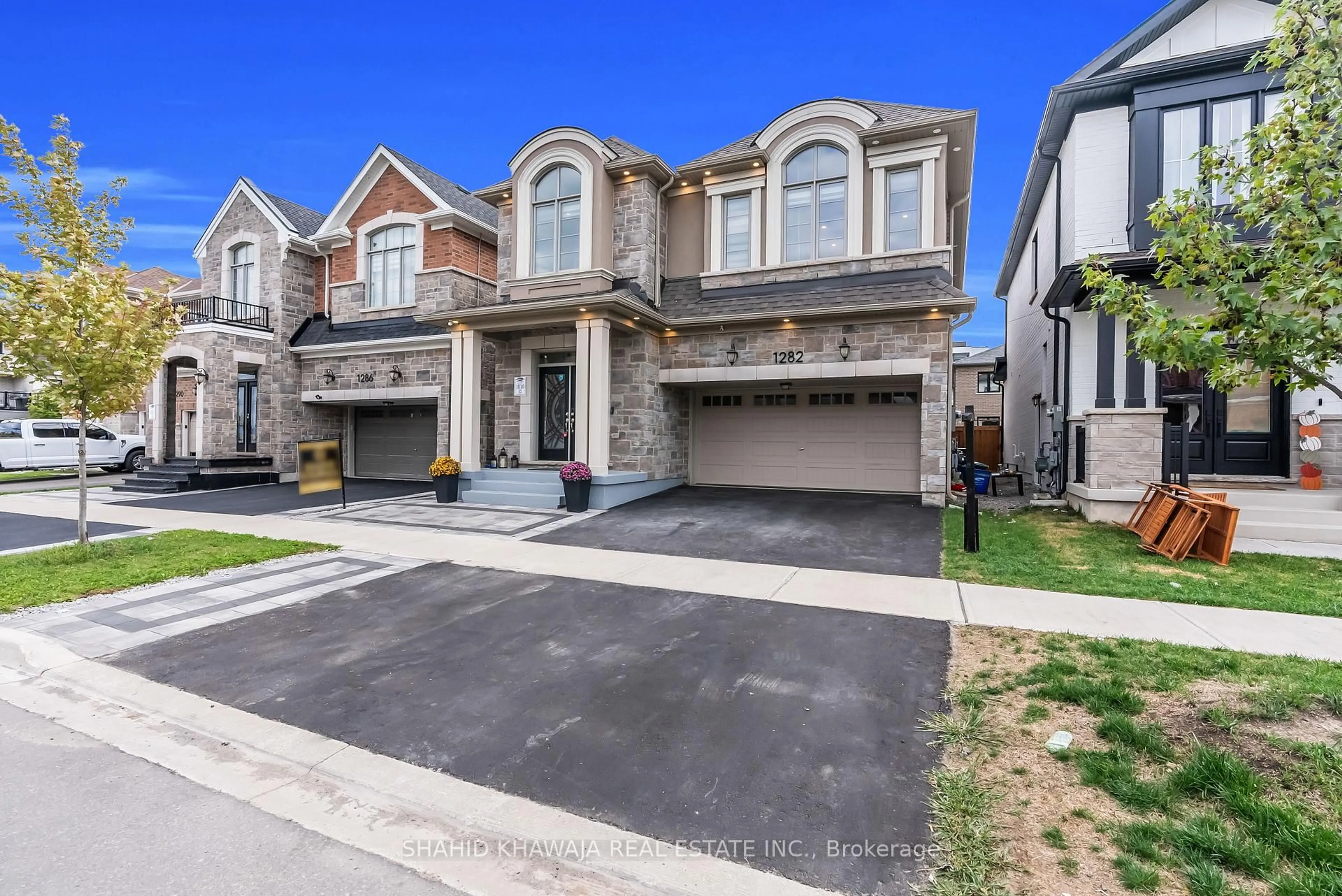 Home with brick exterior material, street for 1282 Kovachik Blvd, Milton Ontario L9E 1W3