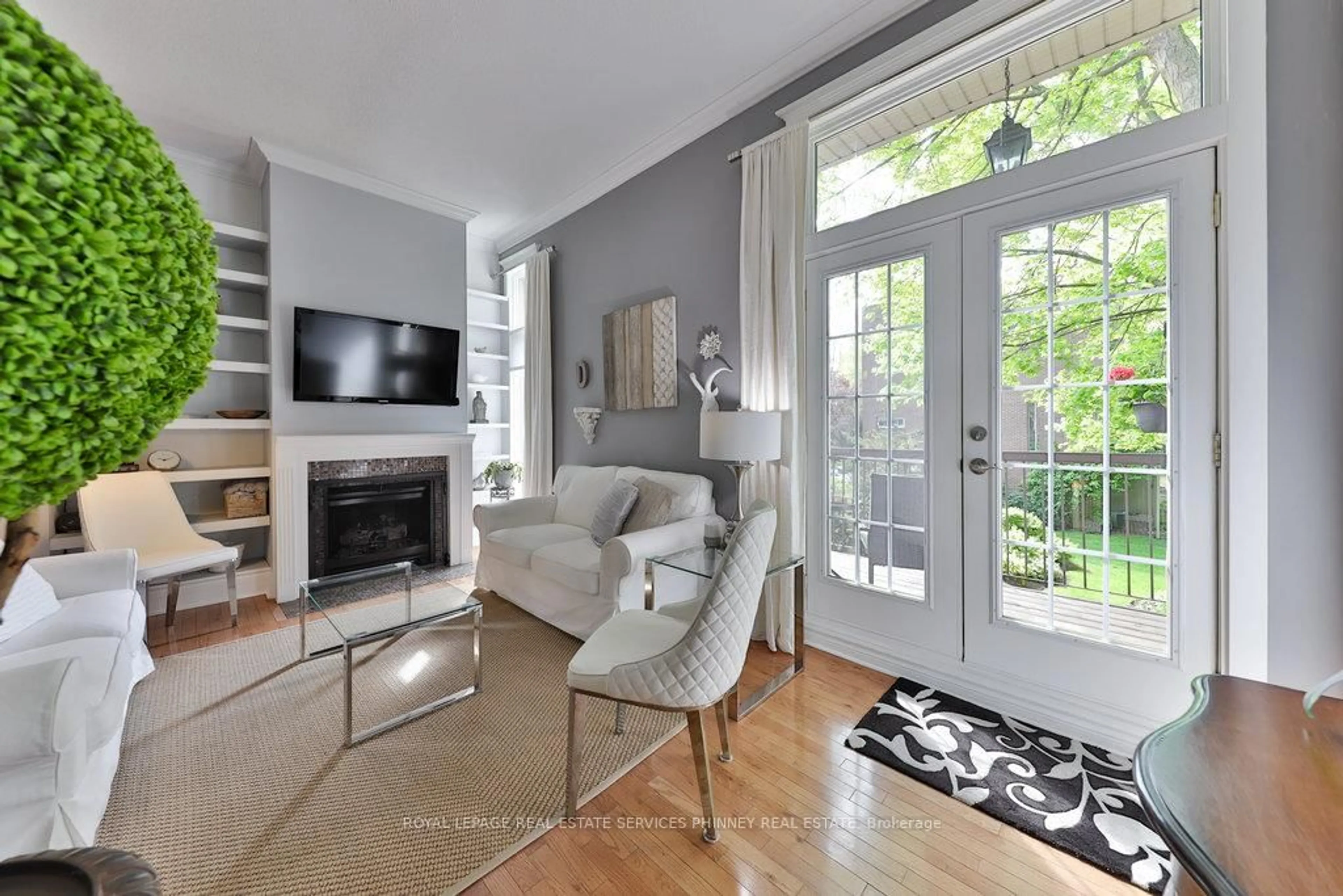 Living room with furniture, unknown for 1250 Marlborough Crt #27, Oakville Ontario L6H 2W7