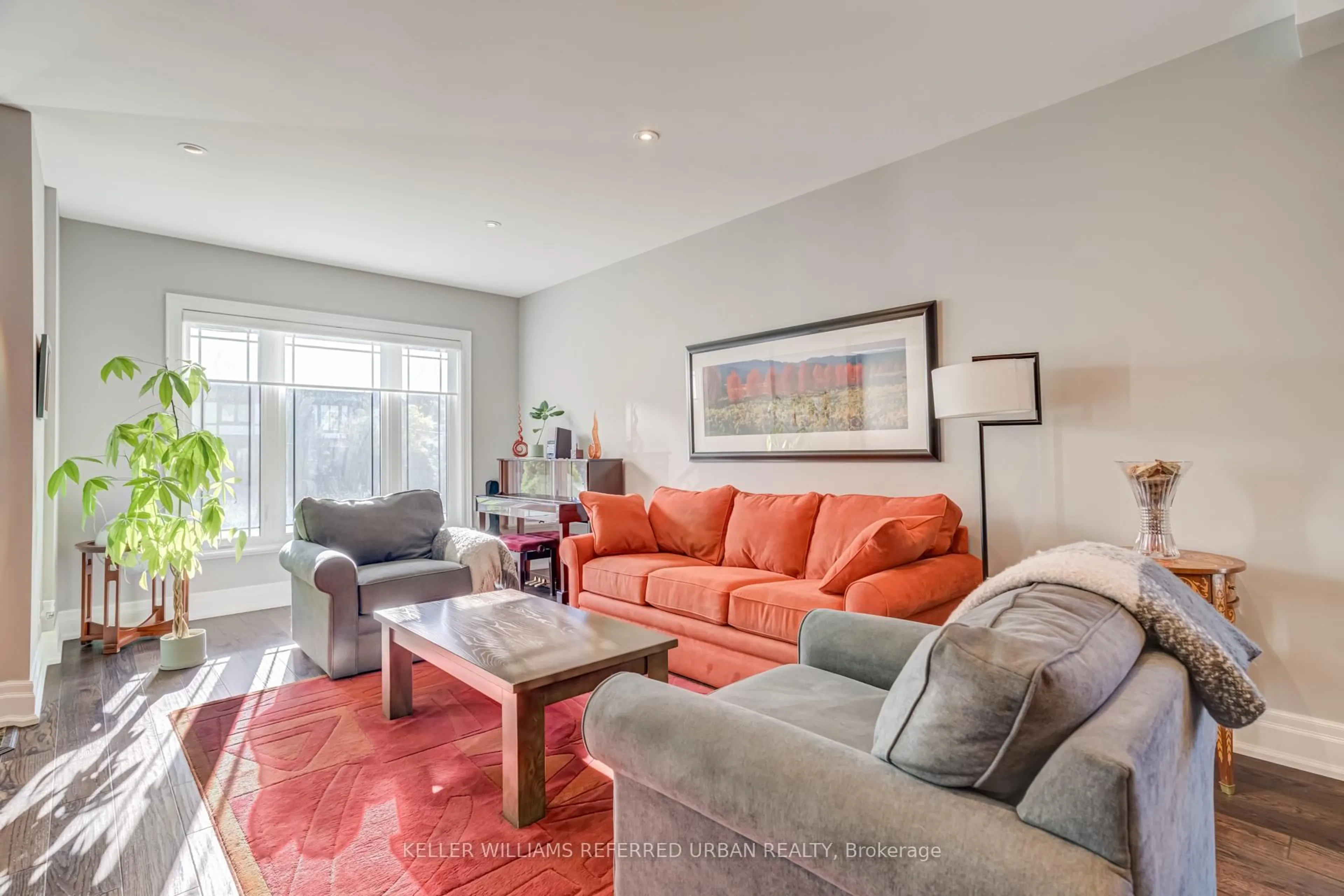 Living room with furniture, unknown for 1487 Myron Dr, Mississauga Ontario L5E 2N5