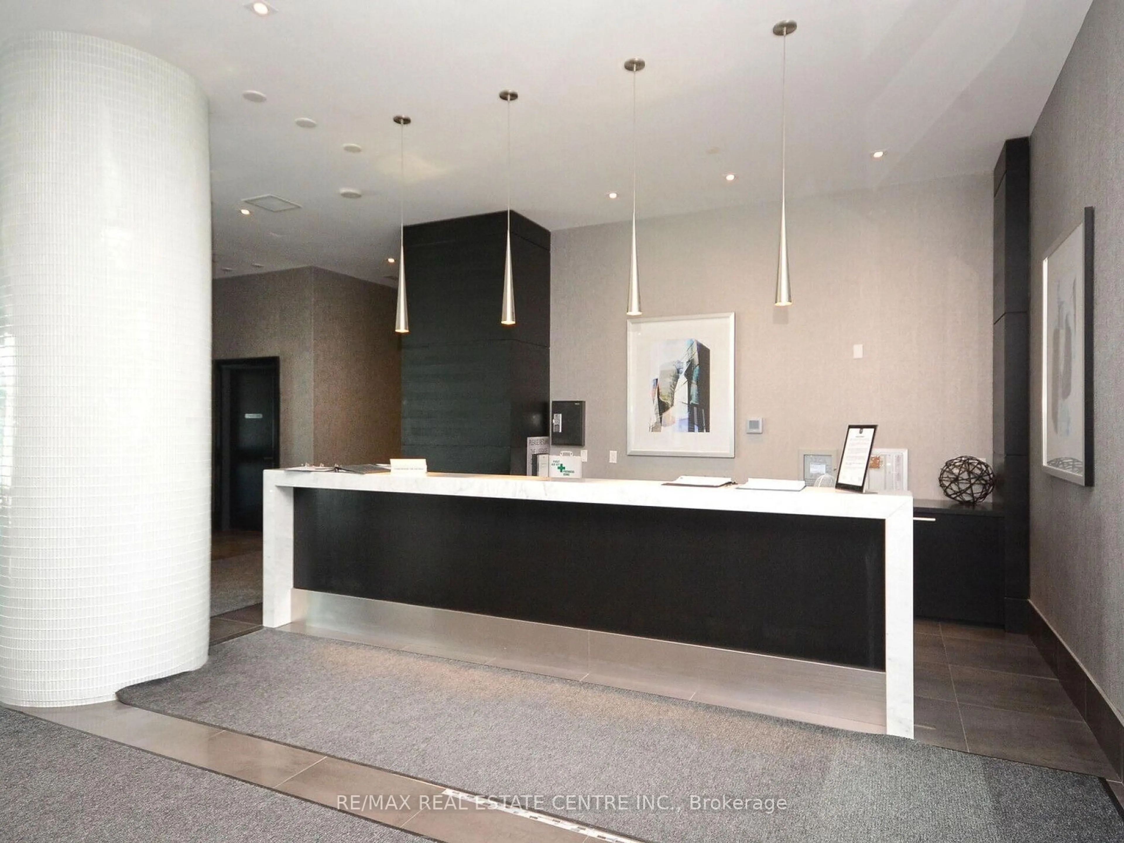 Lobby for 65 Speers Rd #505, Oakville Ontario L6K 0J1