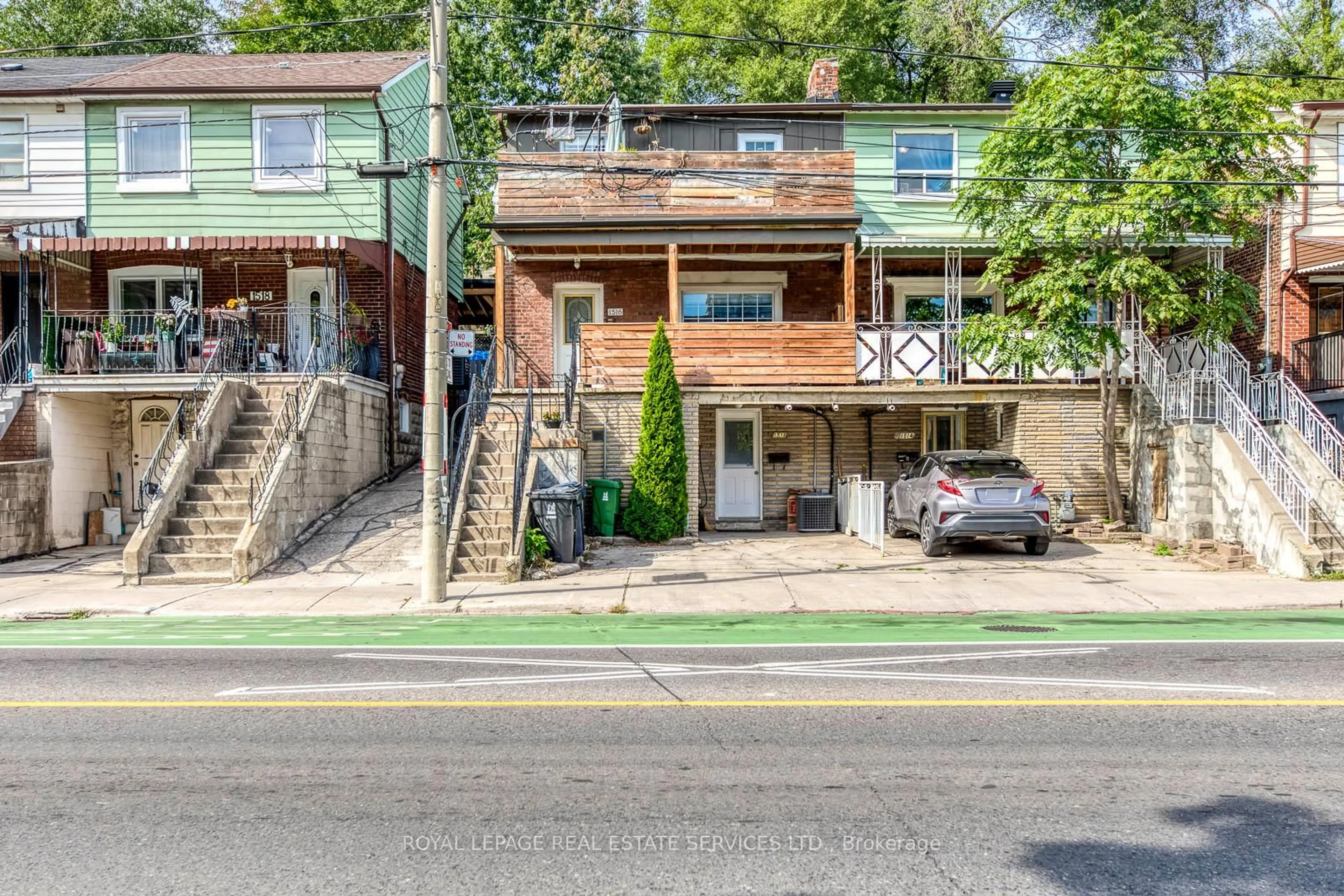 Patio, street for 1516 Davenport Rd, Toronto Ontario M6H 2H8