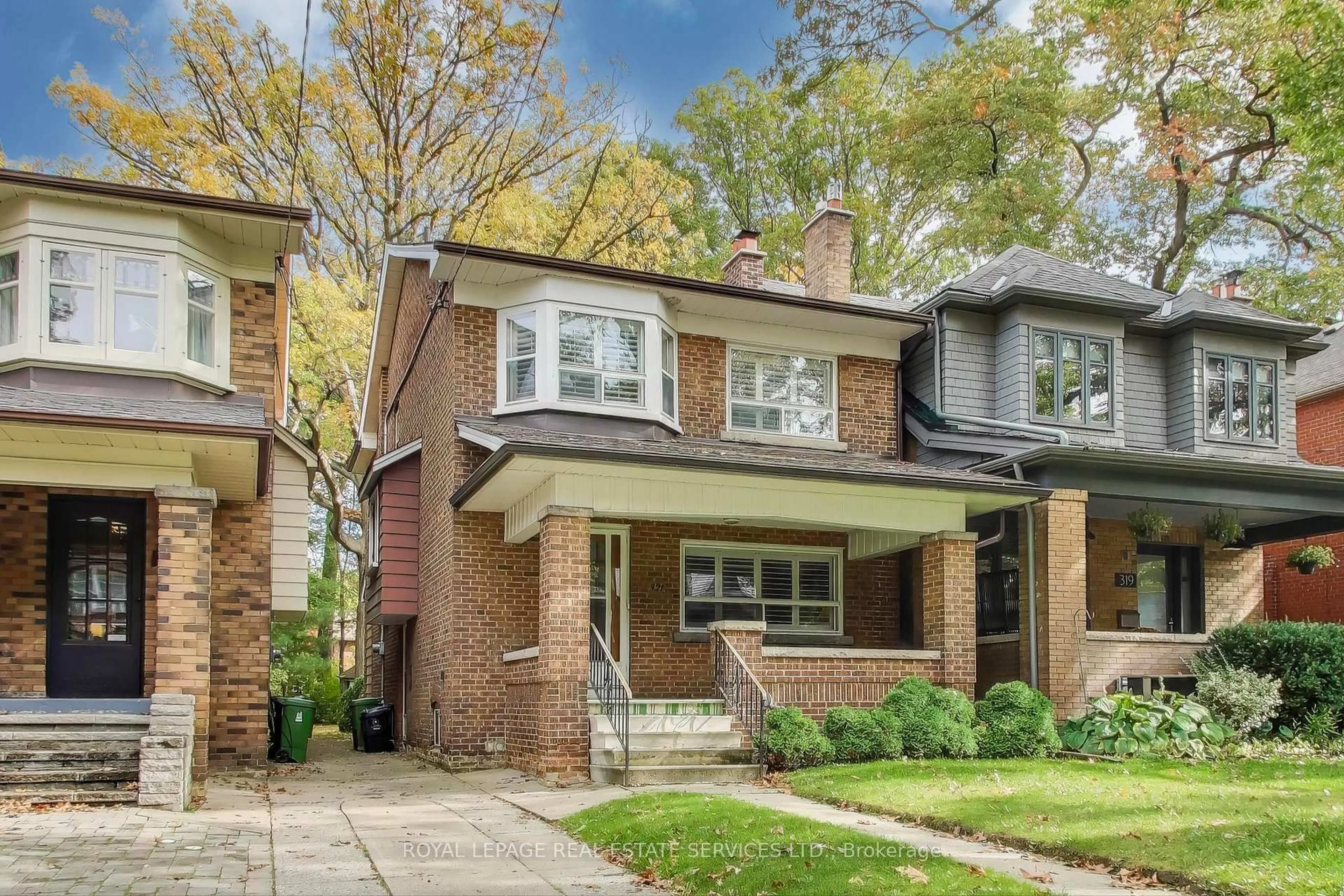 Home with brick exterior material, street for 321 Willard Ave, Toronto Ontario M6S 3R1