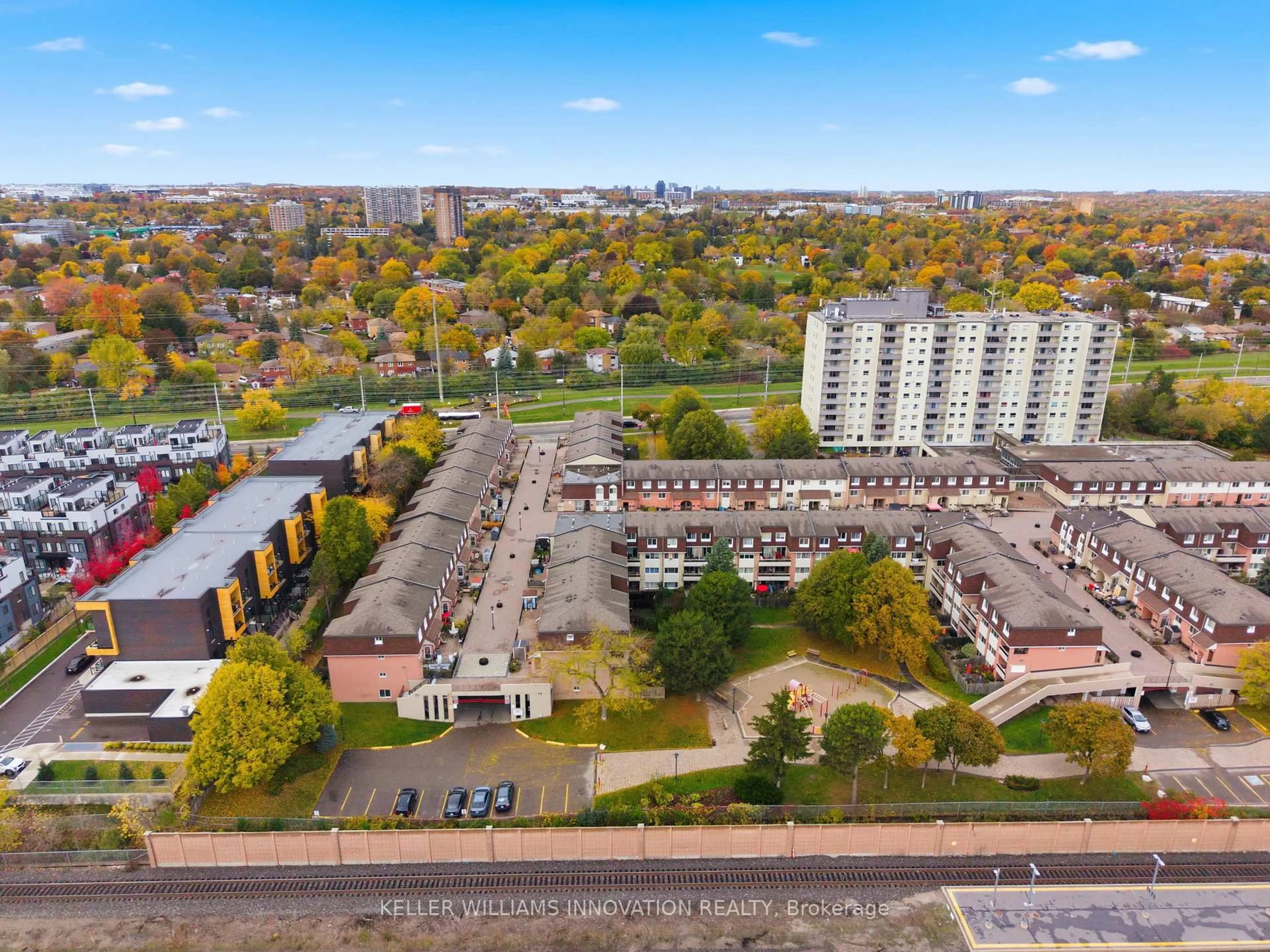 A pic from outside/outdoor area/front of a property/back of a property/a pic from drone, city buildings view from balcony for 2170 Bromsgrove Rd #175, Mississauga Ontario L5J 4J2