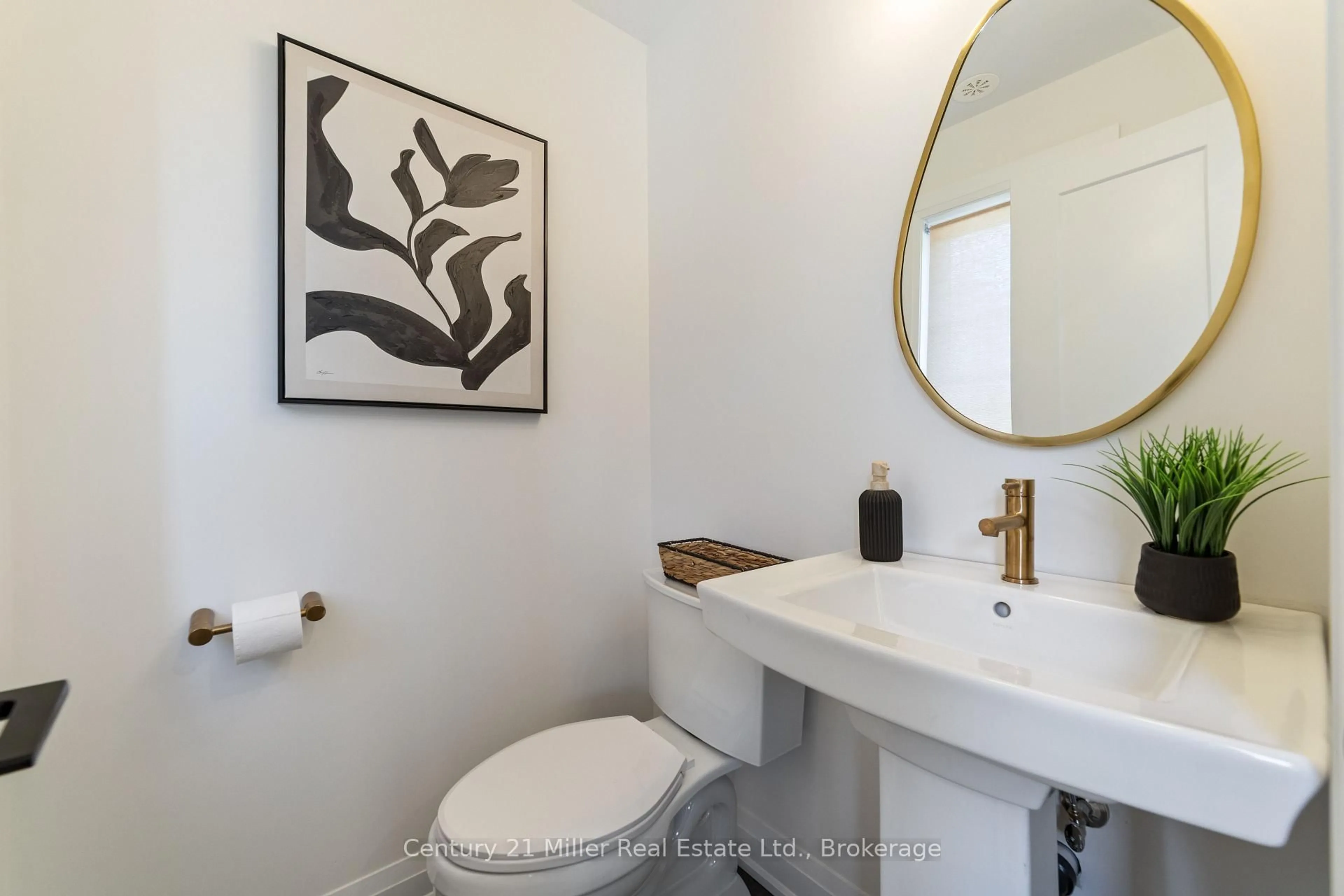 Standard bathroom, ceramic/tile floor for 280 Melody Common #30, Oakville Ontario L6H 8A5