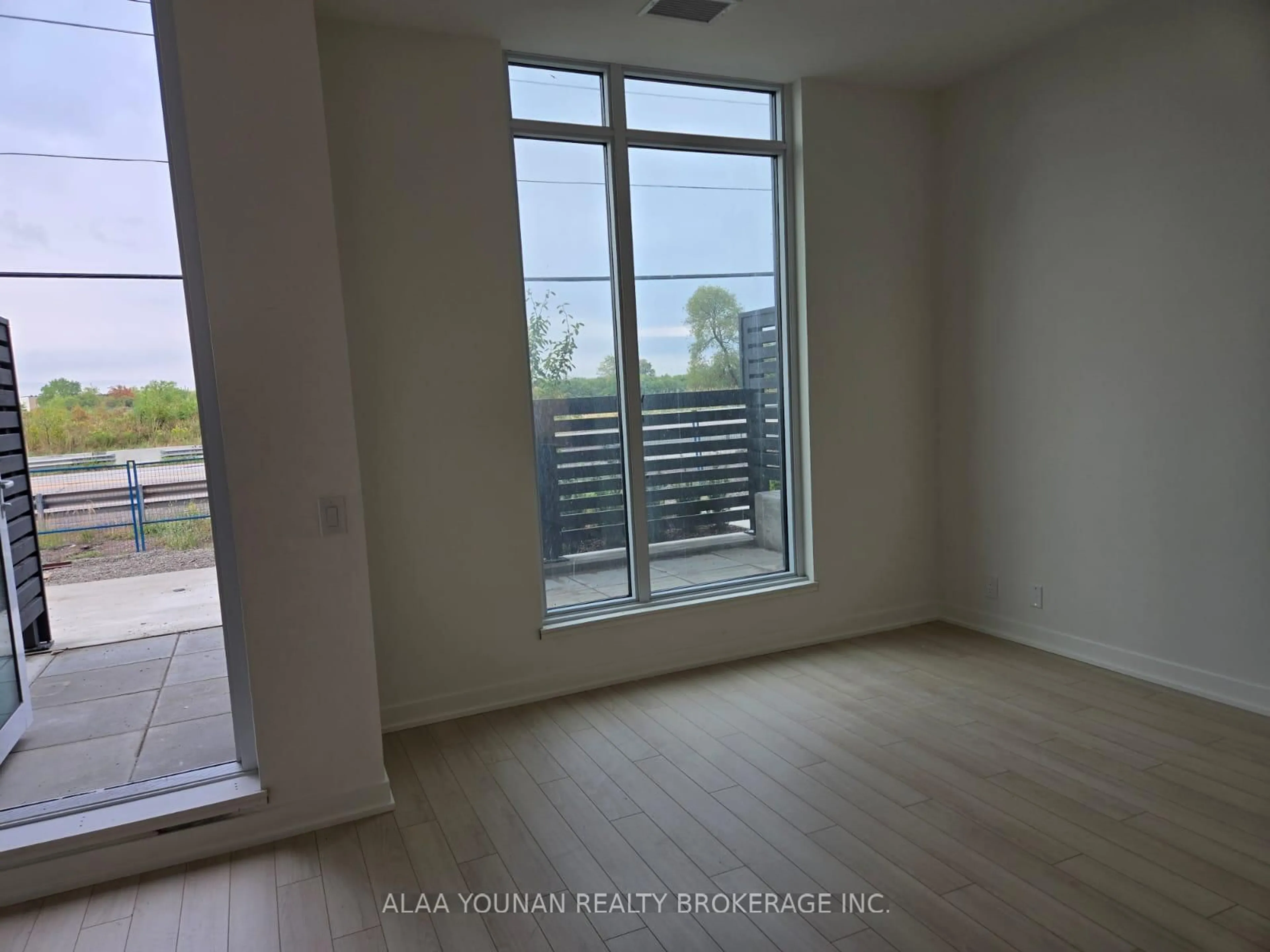 A pic of a room for 3075 Trafalgar Rd #102, Oakville Ontario L6H 7C2