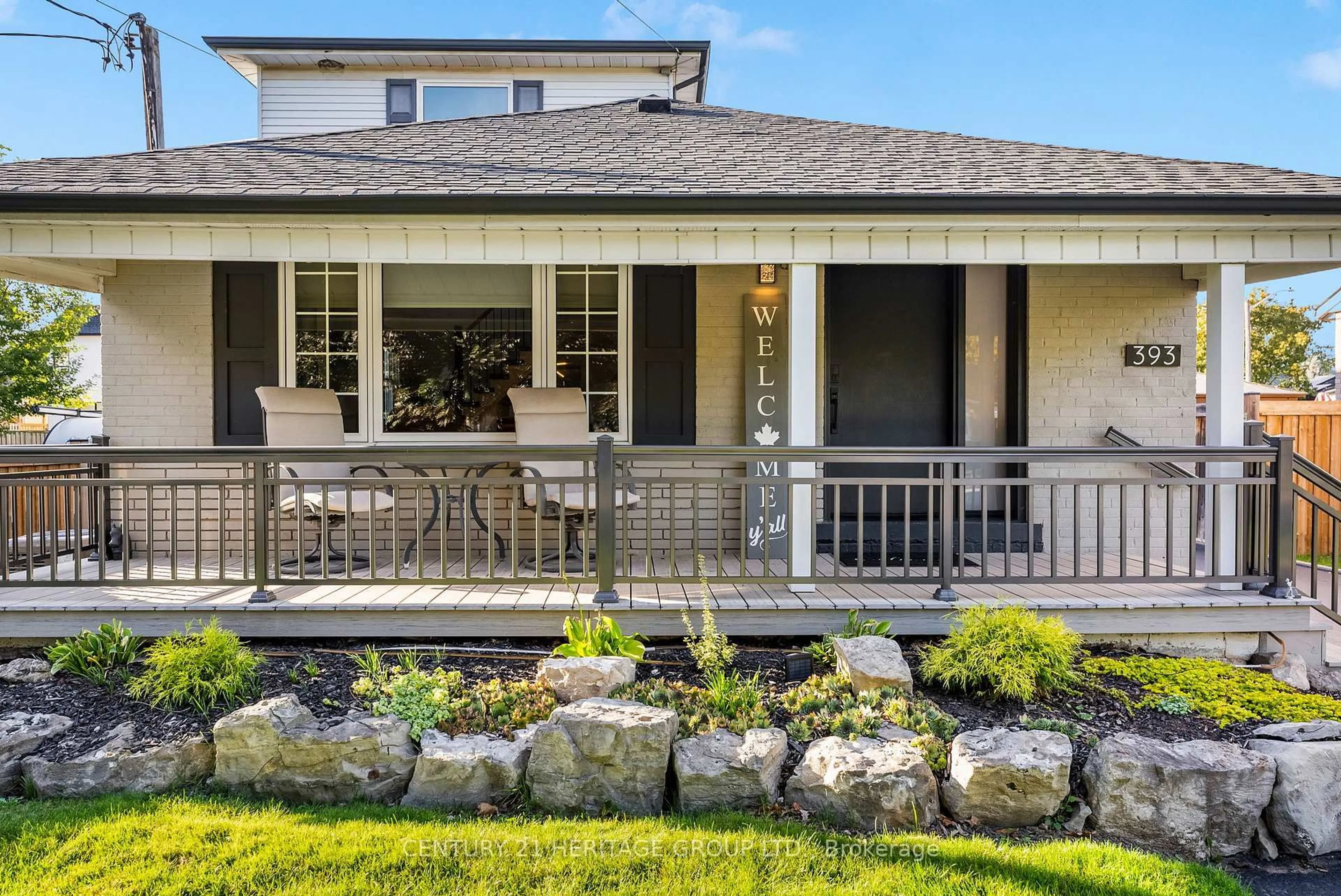 Home with vinyl exterior material, unknown for 393 George St, Milton Ontario L9T 1T2