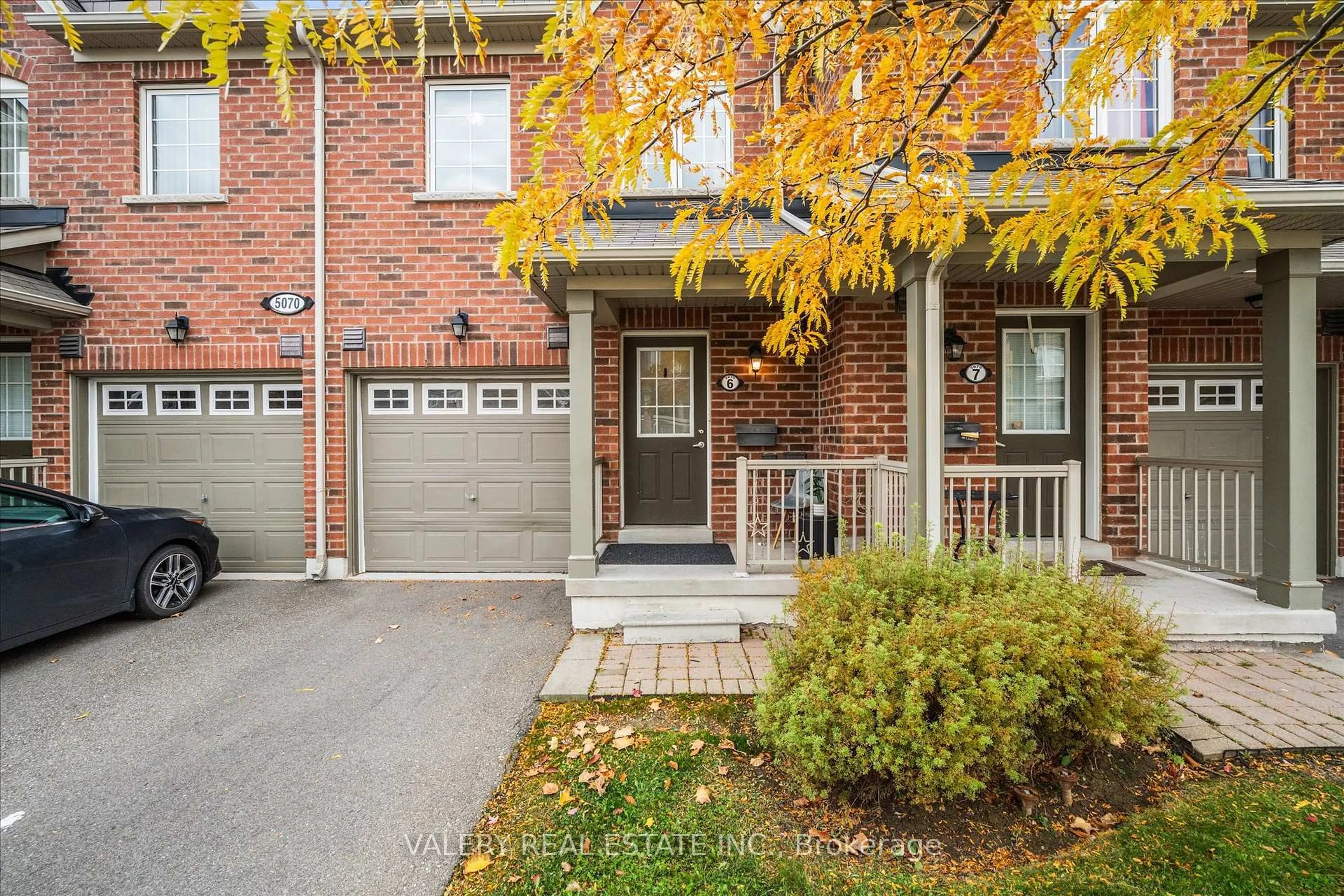 Home with brick exterior material, street for 5070 Harvard Rd Rd #6, Mississauga Ontario L5M 0X1