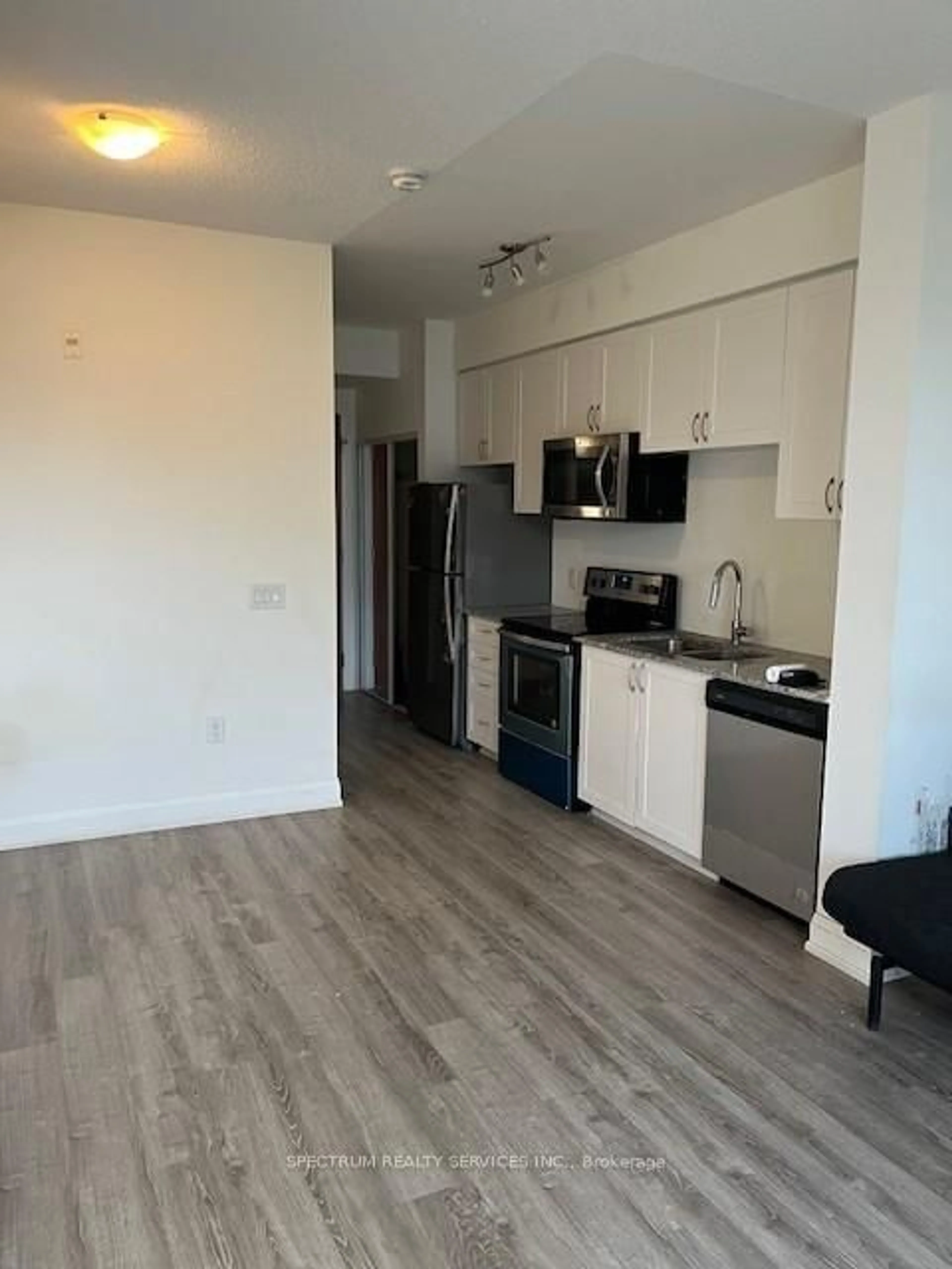 A pic of a room for 2800 KEELE St #409, Toronto Ontario M3M 2G4