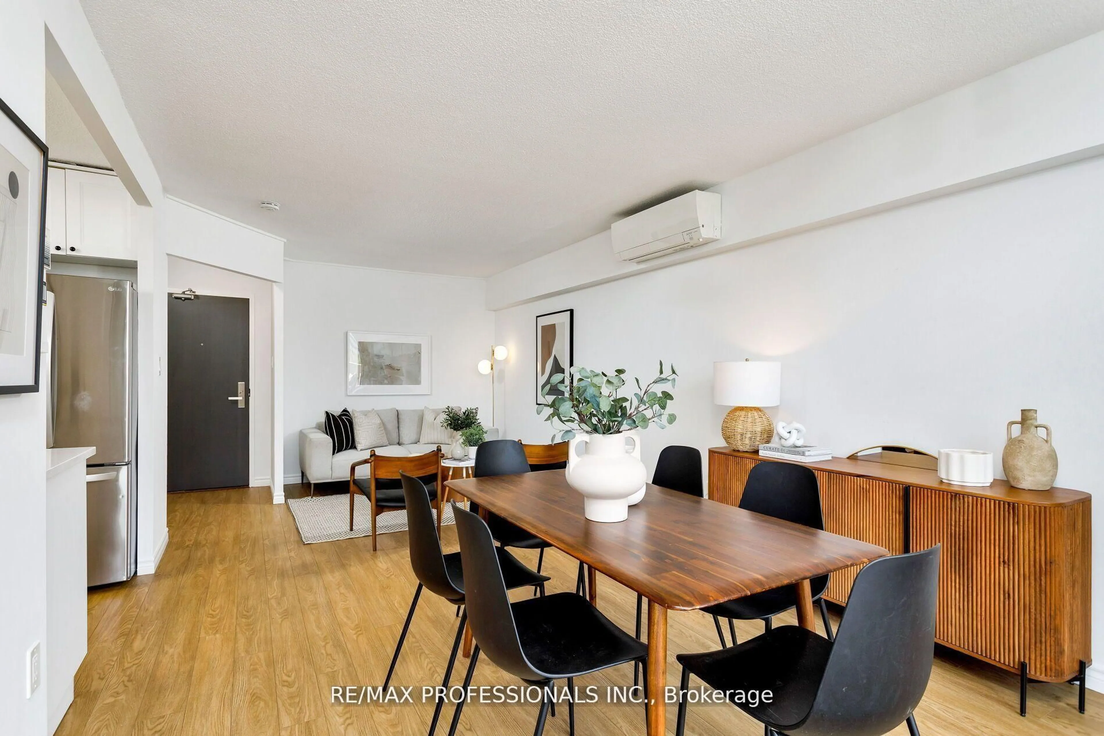 A pic of a room for 35 Ormskirk Ave #510, Toronto Ontario M6S 1A8