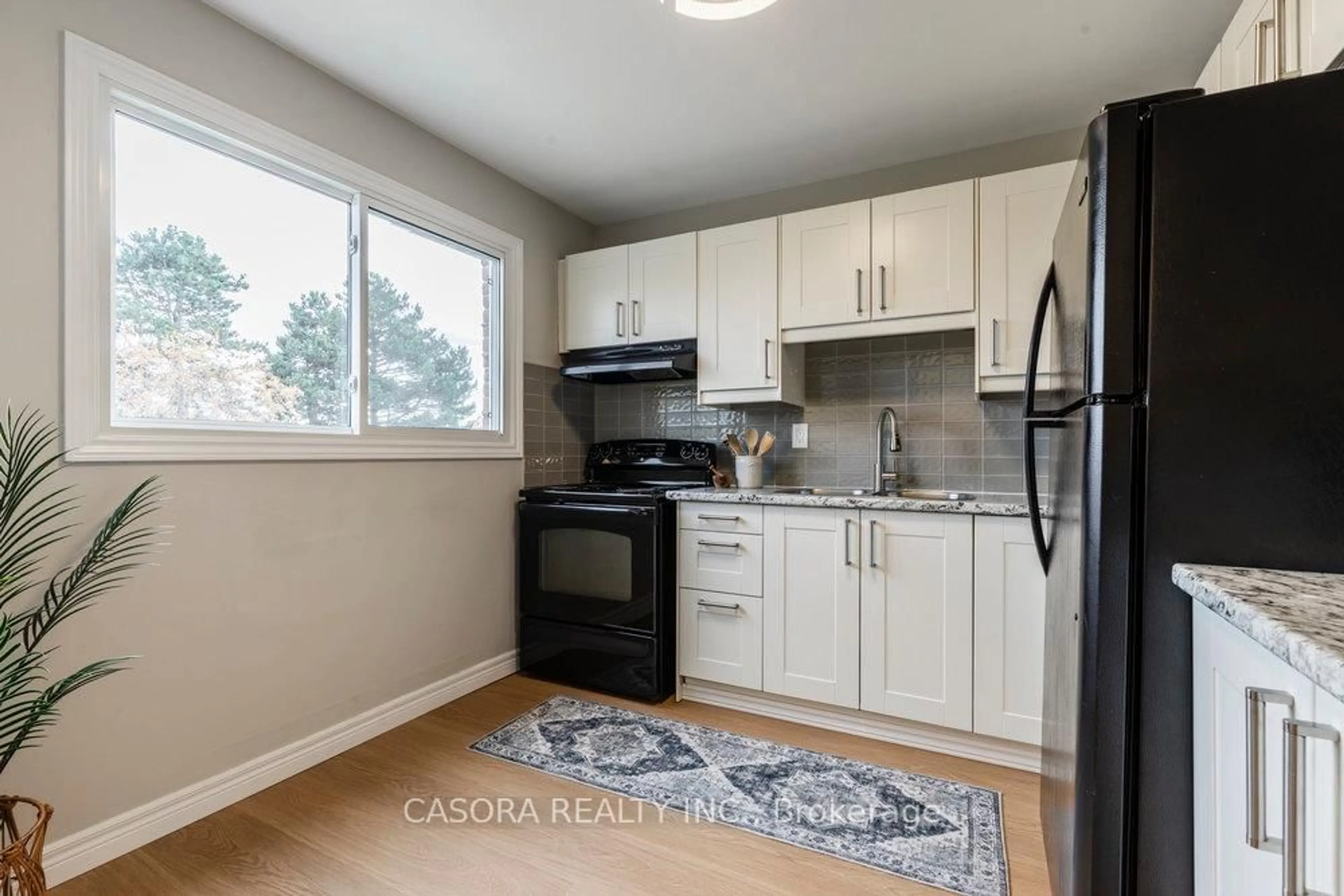 Standard kitchen, unknown for 2050 Upper Middle Rd #43, Burlington Ontario L7P 3R9