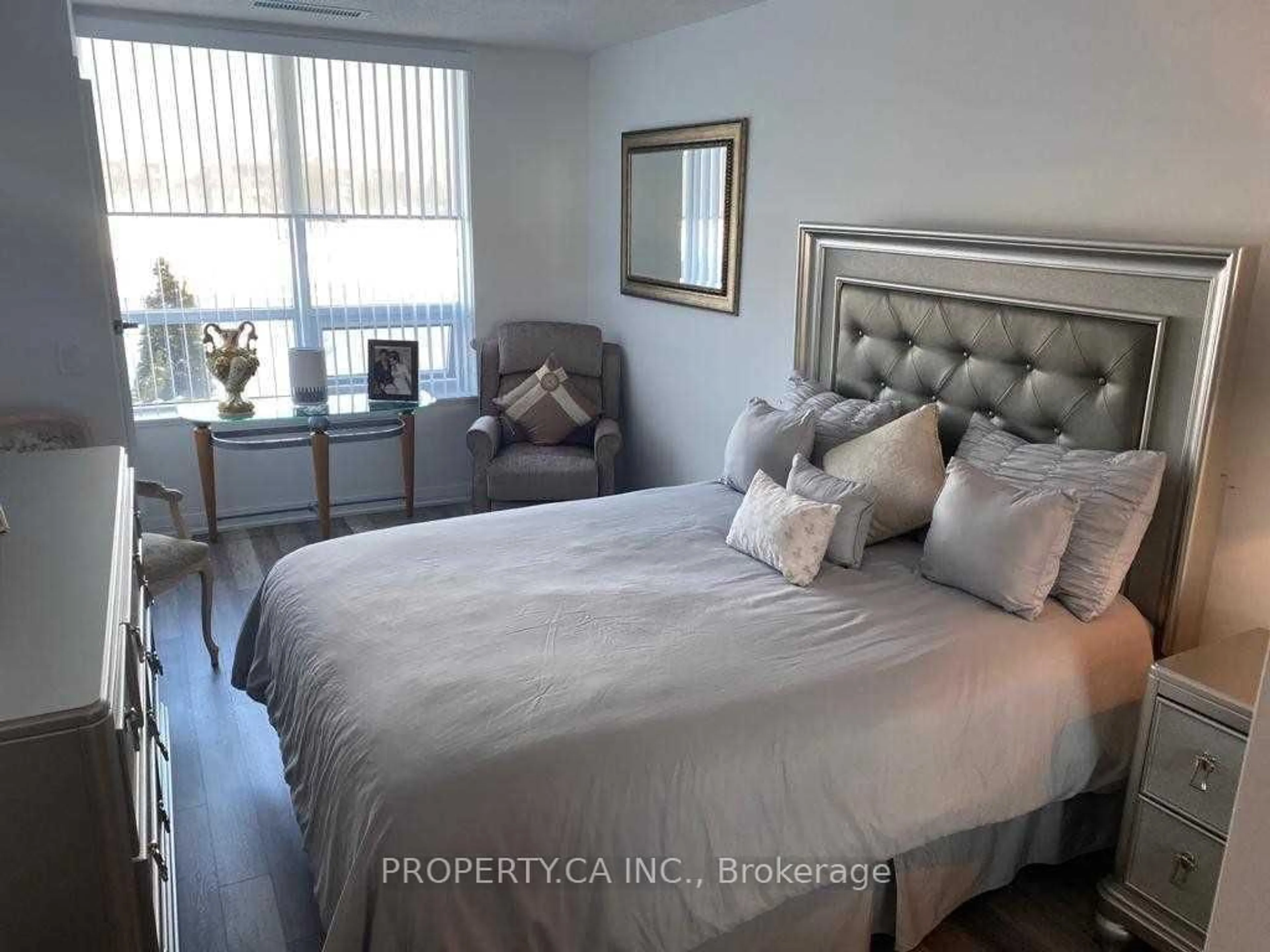 Bedroom with bed, unknown for 40 Via Rosedale Rd #109, Brampton Ontario L6R 4A4