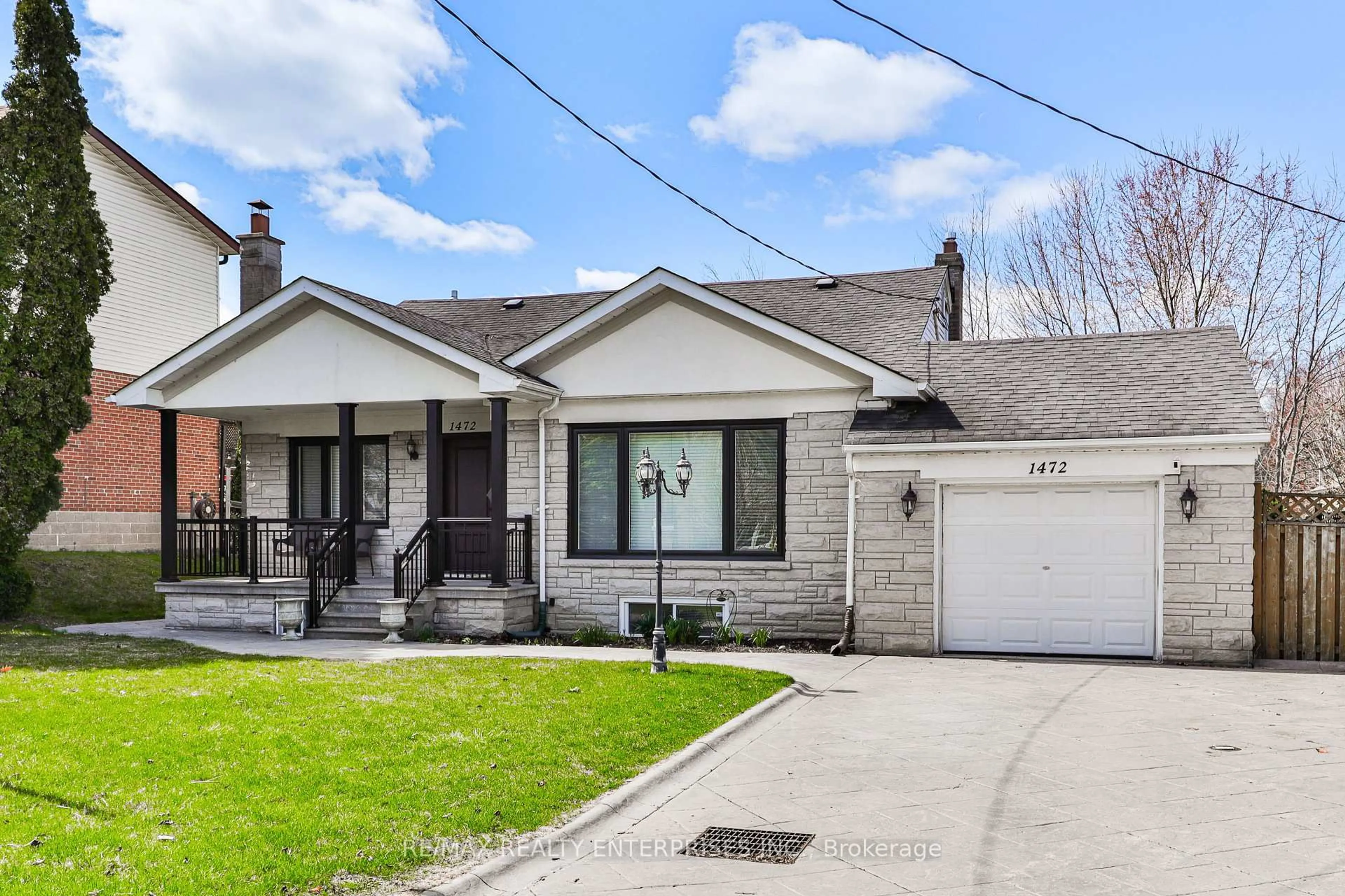 Home with brick exterior material, street for 1472 Myron Dr, Mississauga Ontario L5E 2N6